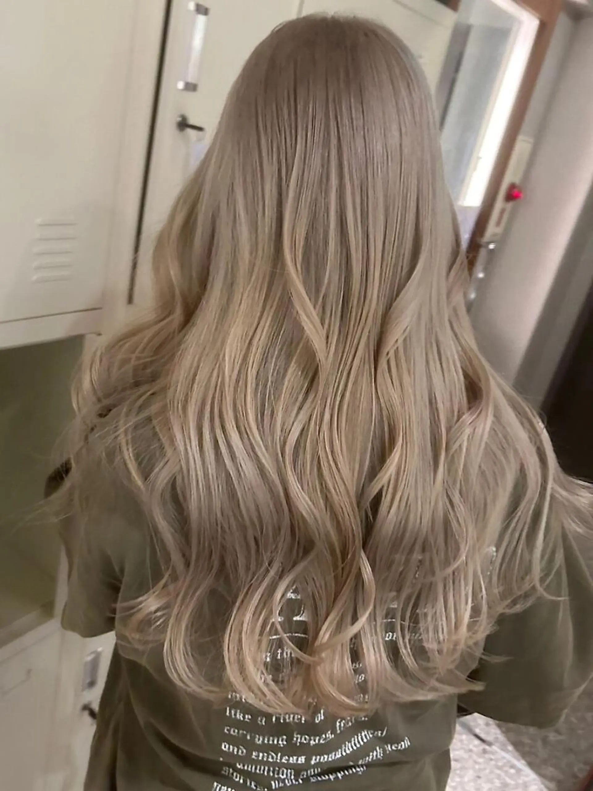 カラー ロング ブリーチ ブラウンカラー ショコラブラウン ココアグレージュ グレージュ ヘアカラー トリートメント &.TIGRE KUMAMOTOのヘアスタイル