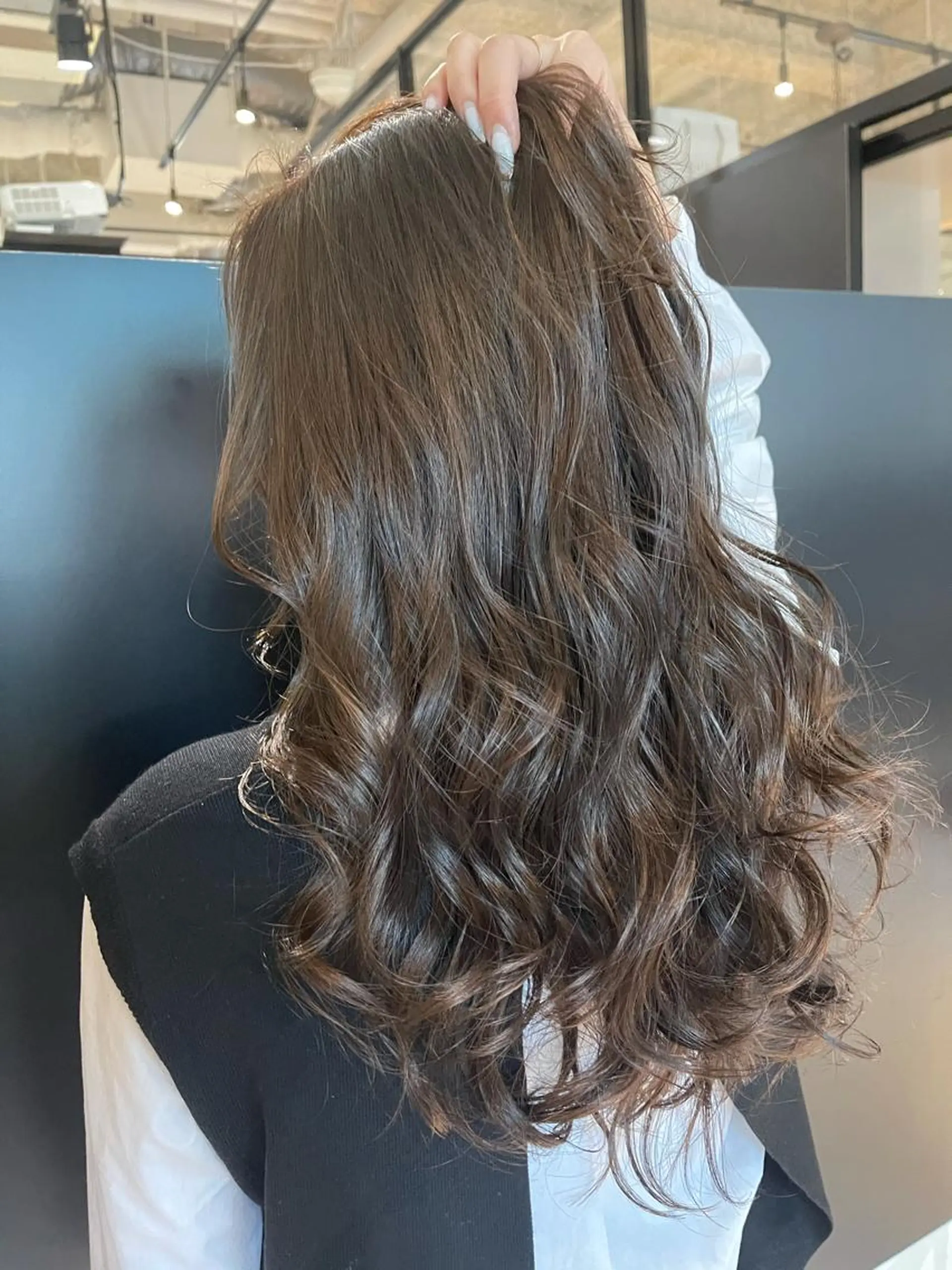 ロング カラー biscohair 髪にドラマを。のヘアスタイル