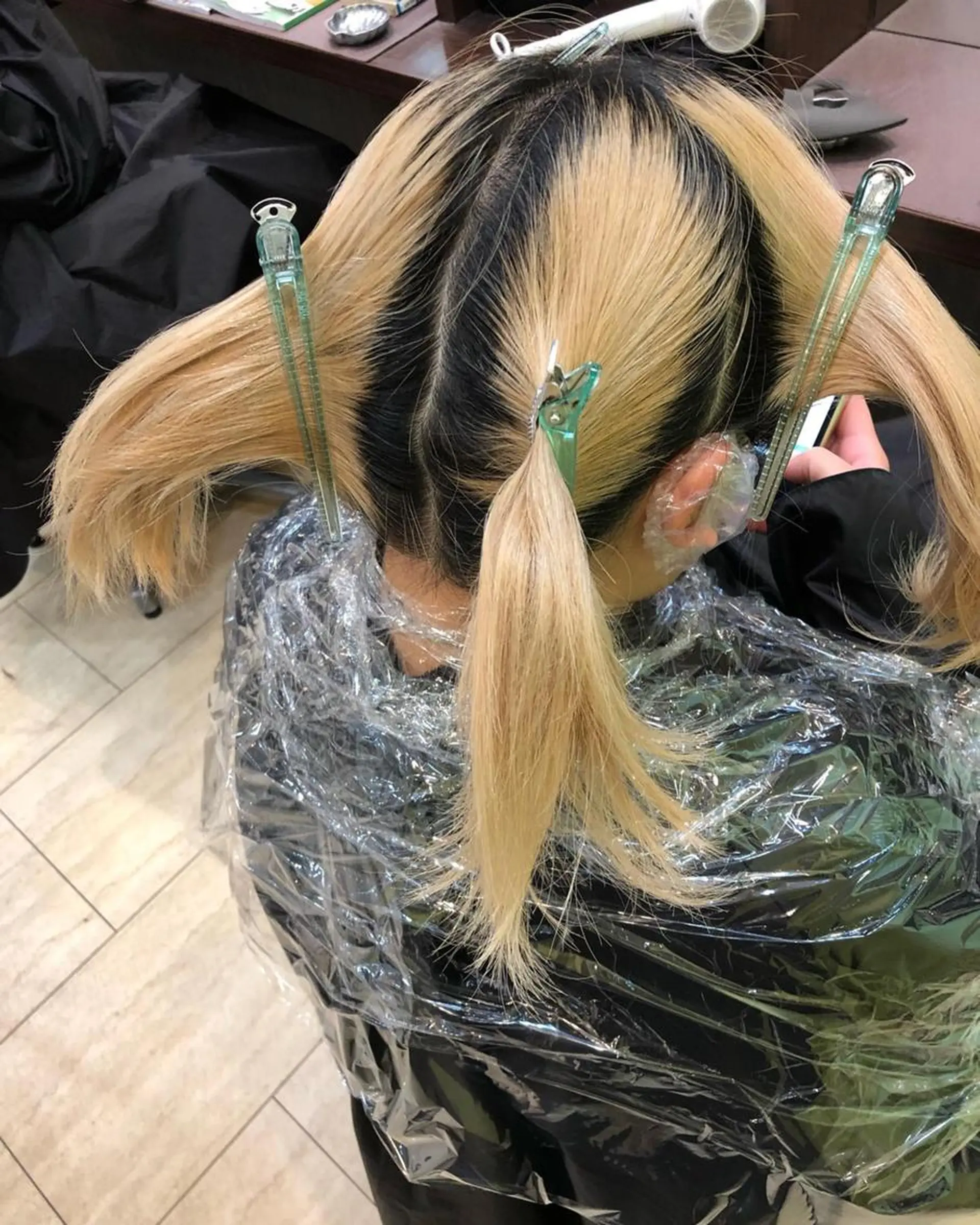 ショート カラー パーマ ヘアアレンジ メンズ メンズバレイヤージュ メンズブリーチ メンズハイライト メンズハイトーン メンズインナーカラー yasu ヤスのヘアスタイル