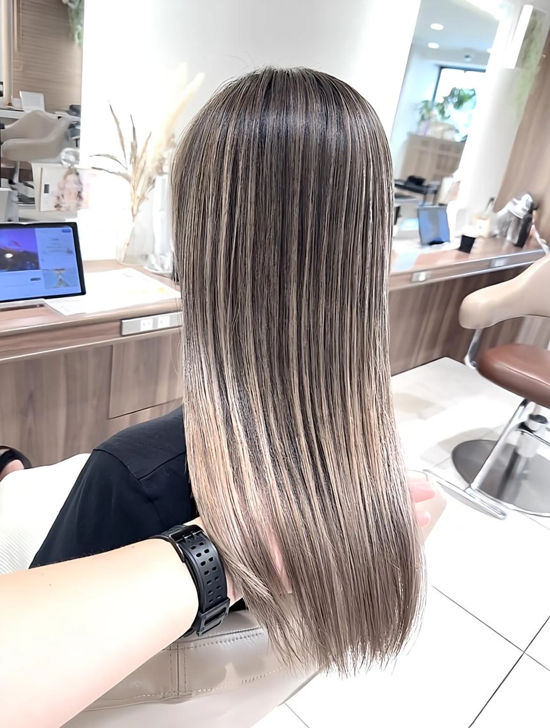 ロング カラー 髪質改善 ヘアカラー トリートメント 髪質改善/縮毛矯正 /カラー/篠塚菜々子のヘアスタイル