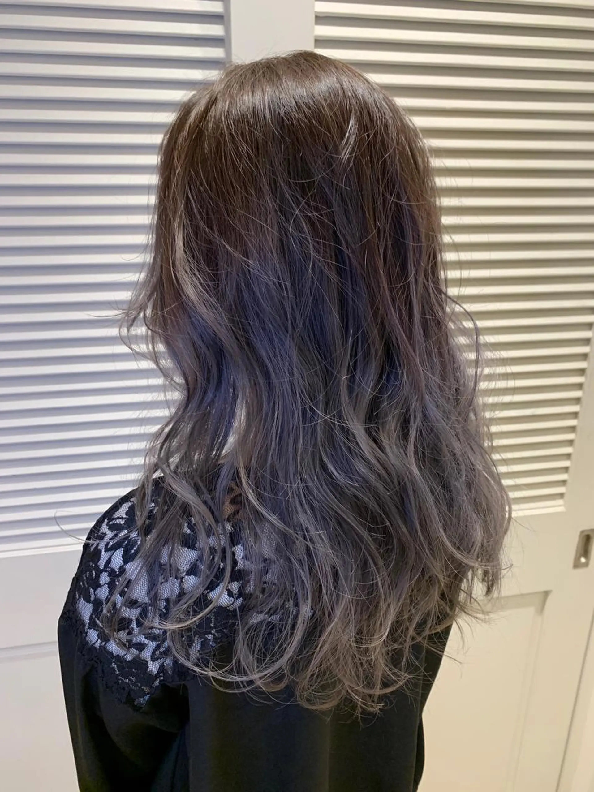 ロング アッシュ ヘアカラー トリートメント 渋谷ハイトーン/ デザインカラー阿部のヘアスタイル