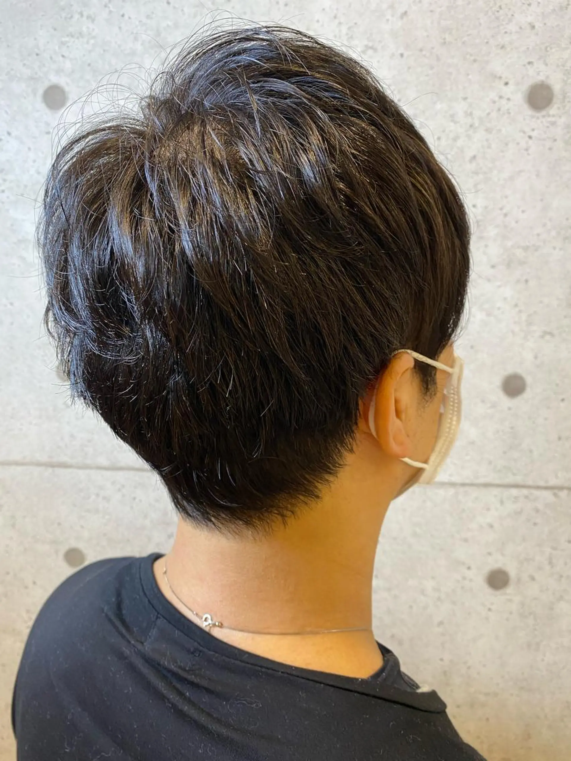 ショート メンズ 刈り上げ 白髪ぼかしデザイン ハイライト/宮本純登のヘアスタイル