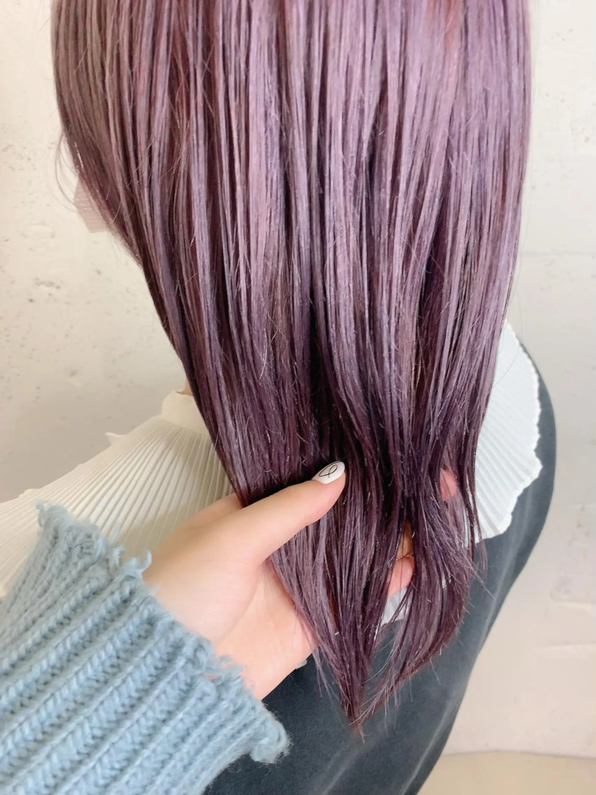 ミディアム カラー カット ヘアカラー 透明感ハイトーン🦄 キラ🌈のヘアスタイル