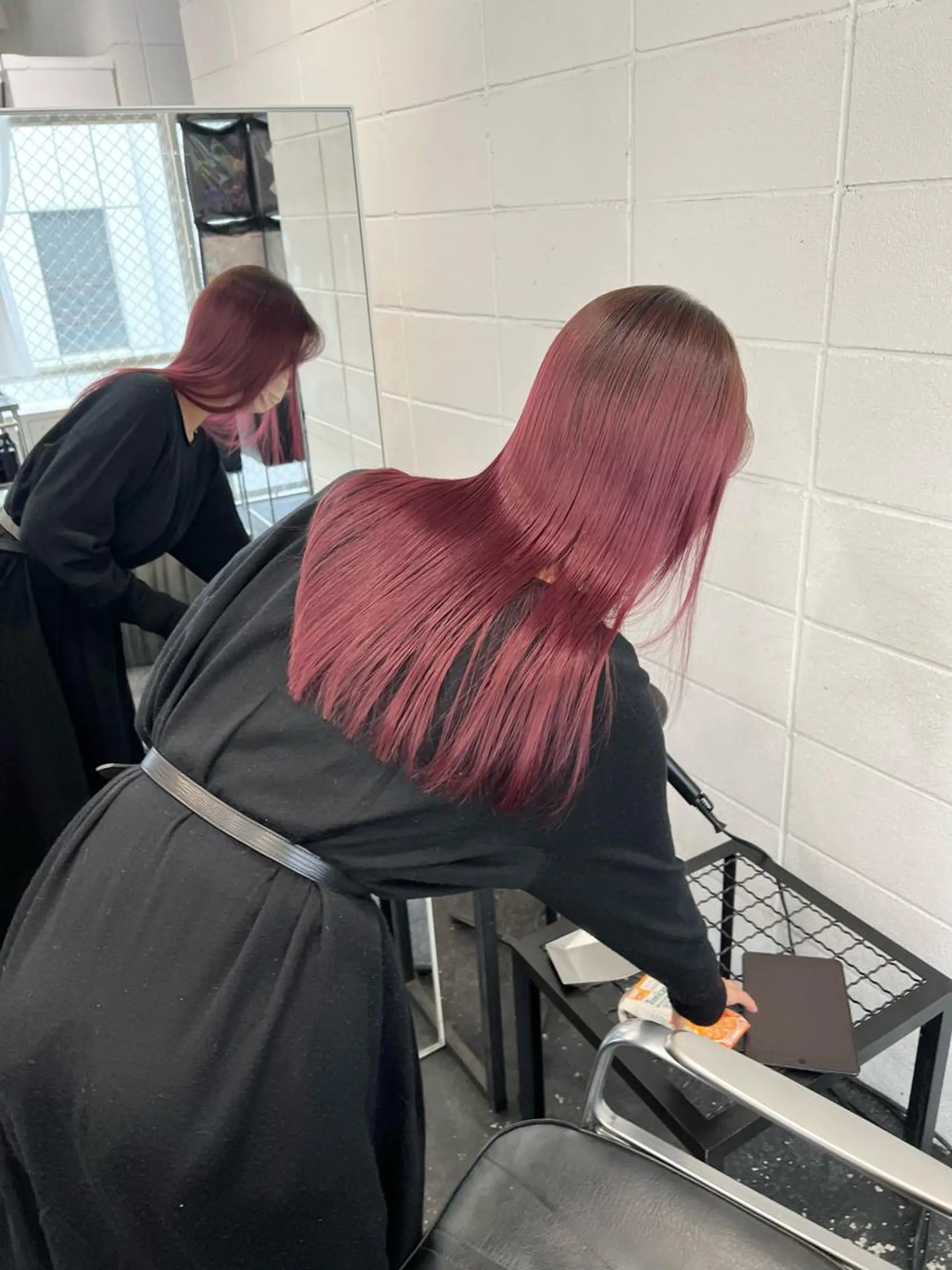 ロング カラー ヘアアレンジ ピンクカラー レッドカラー ロング カット ヘアカラー トリートメント HARU//原宿🤍 リピート率NO.1のヘアスタイル