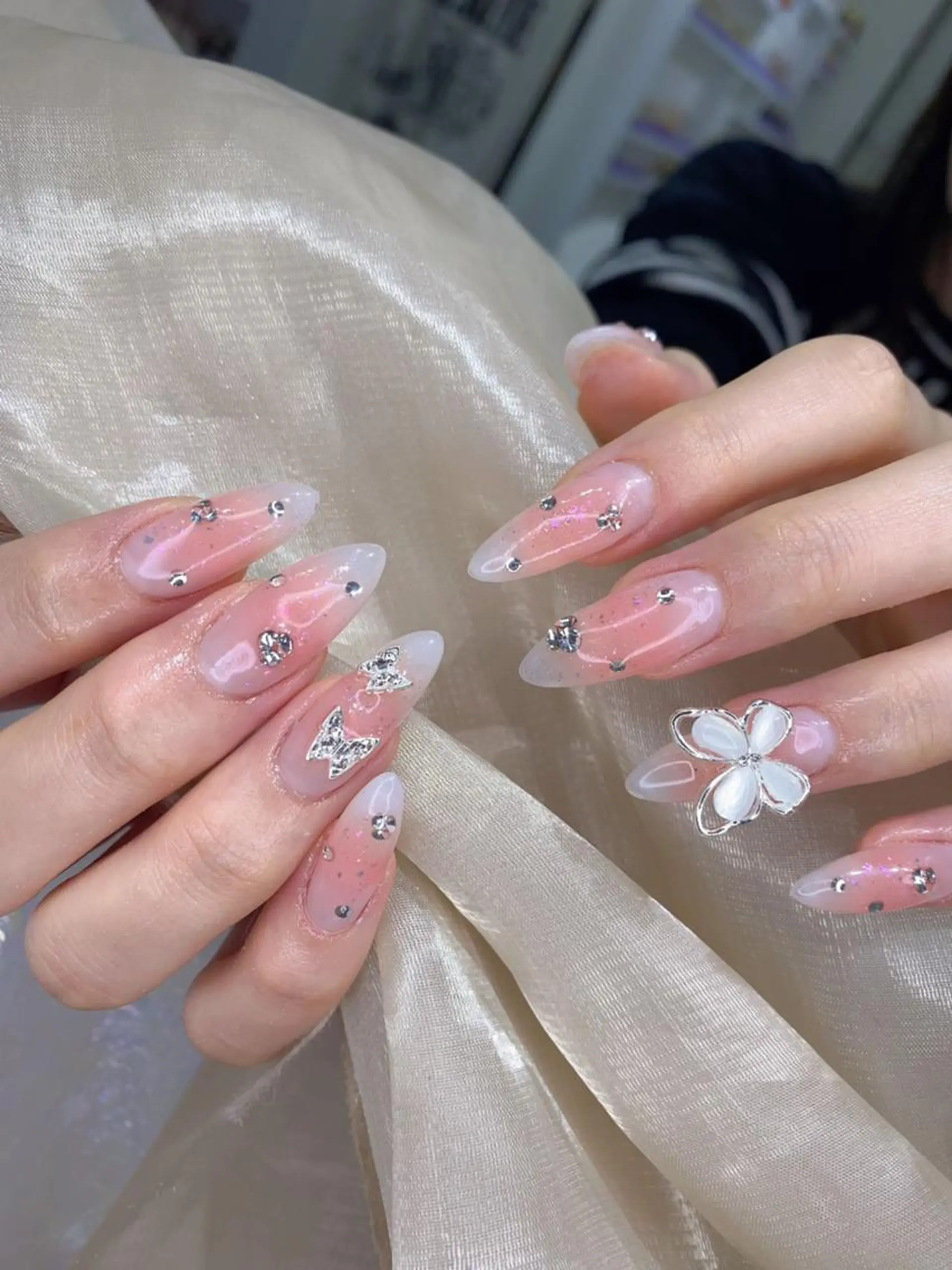 ネイル アートネイル 長さ出し ネイルチップ Queens ひなのネイルデザイン