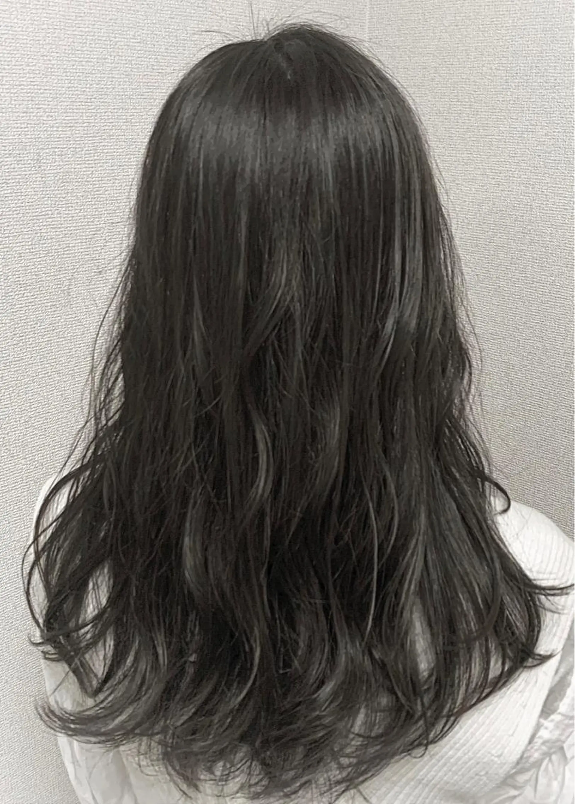 セミロング アッシュ 髪質改善お任せ ください♪ひとみのヘアスタイル