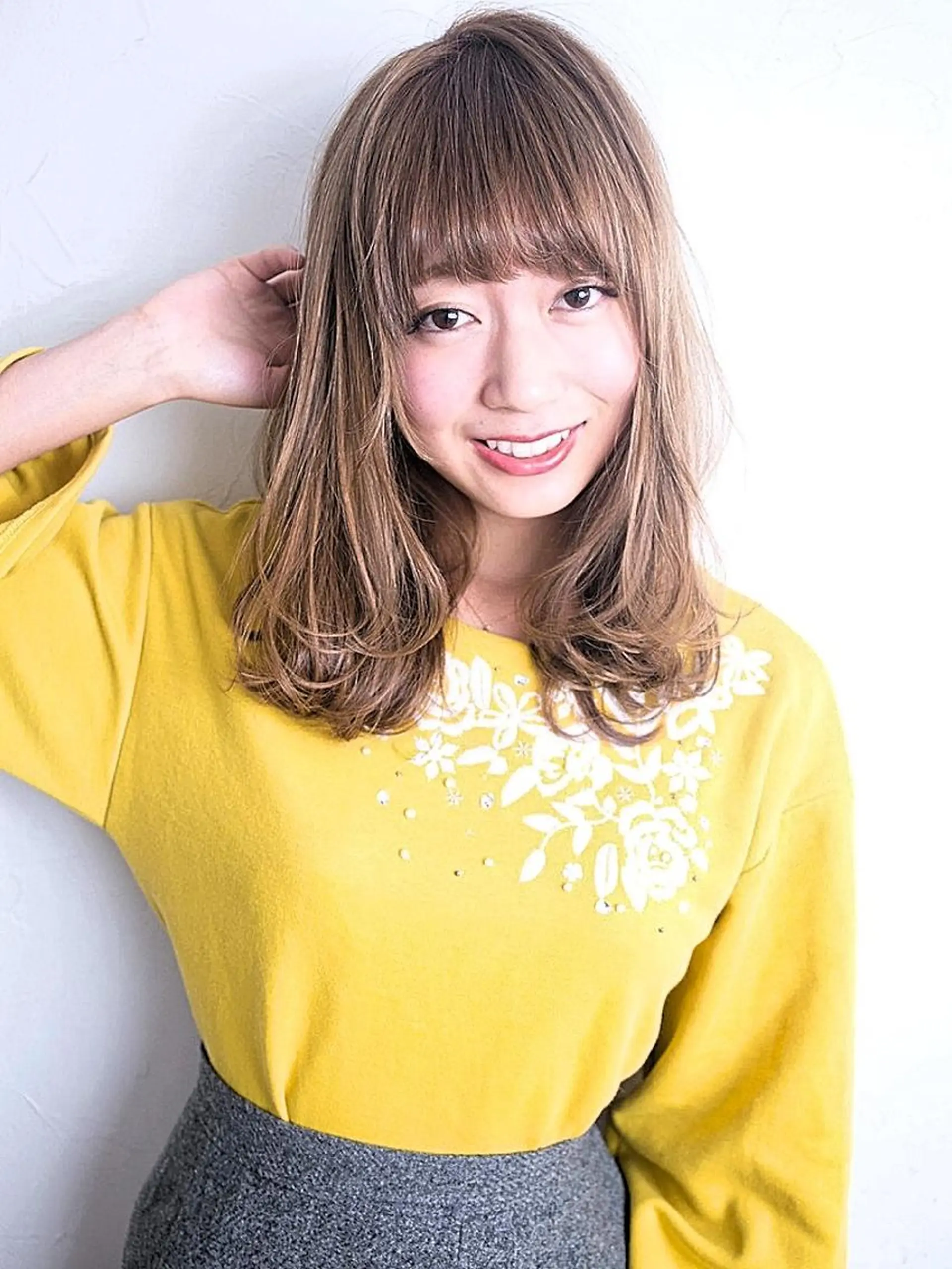 ミディアム カラー パーマ ベージュカラー 透明感カラー イエローカラー 顔周りカット 小顔カット カット ヘアカラー トリートメント ヘッドスパ flencia 丸 和博|カットのヘアスタイル