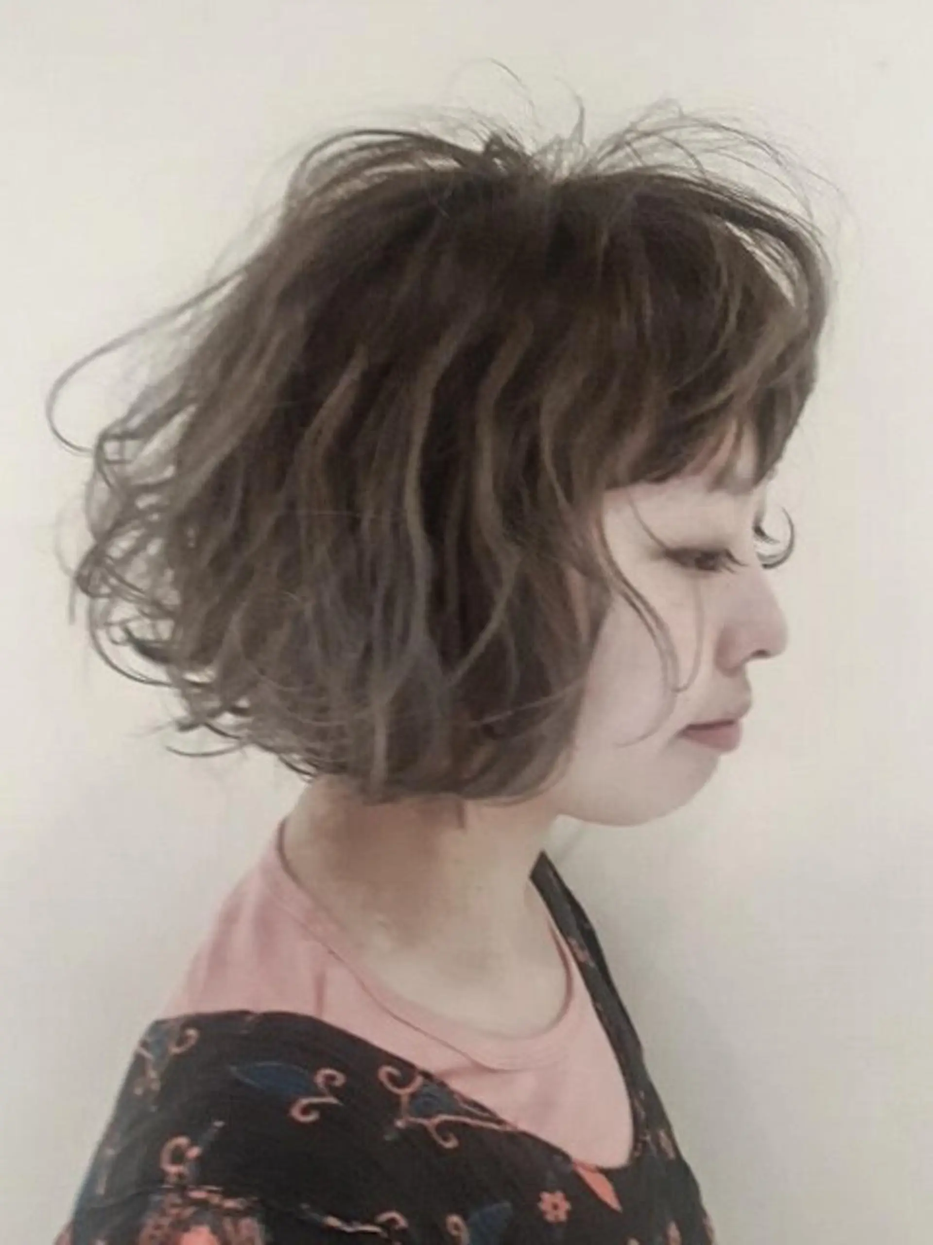 ミディアム カラー ボブ 尾野 恭平のヘアスタイル