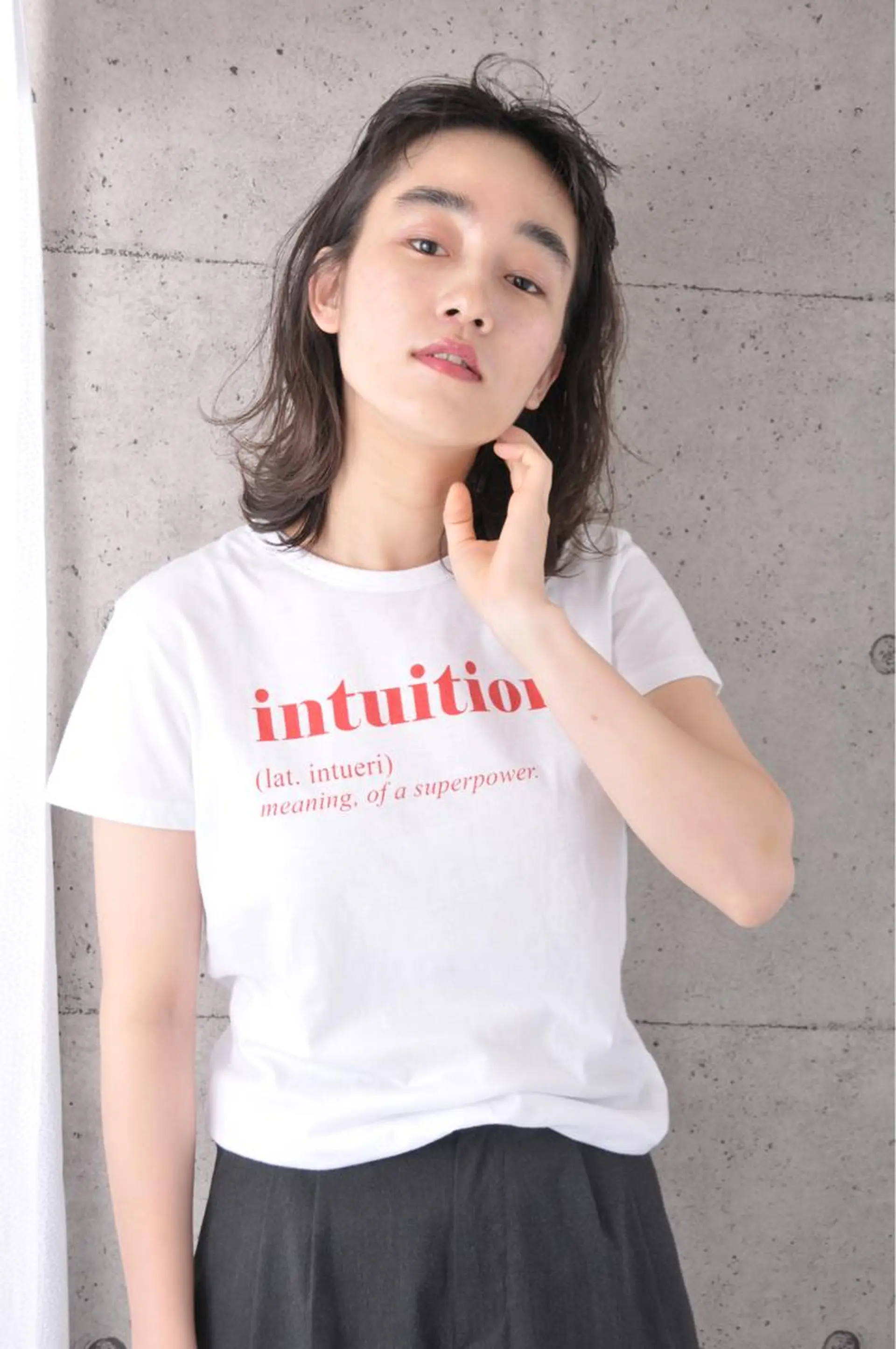 ミディアム カラー オン眉 外ハネヘア fukuyasu rikaのネイルデザイン