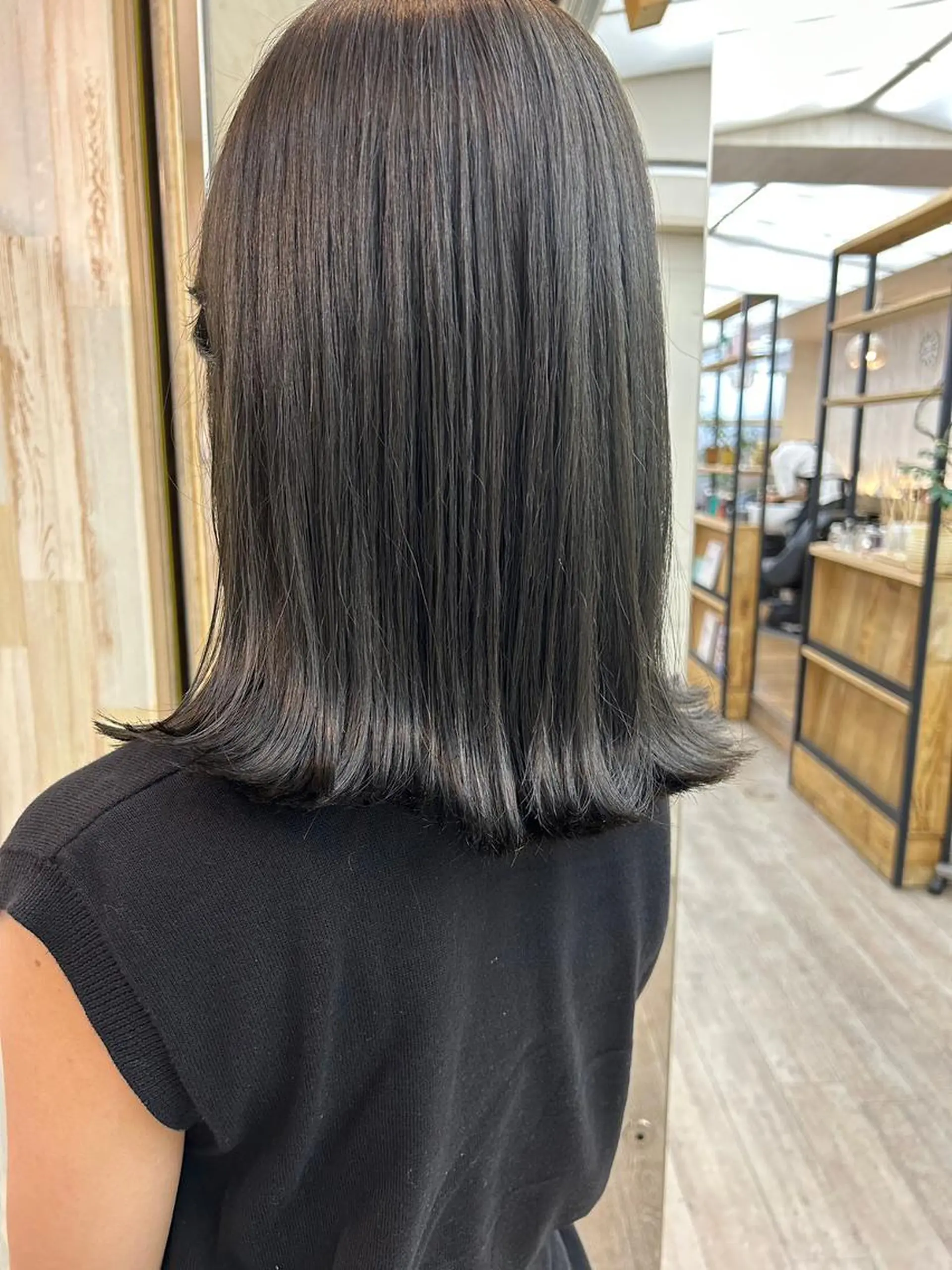 カラー パーマ ミディアム ミディアムパーマ バレイヤージュ ブリーチ ケアブリーチ デザインカラー ヘアカラー トリートメント 初めでも安心🌟 newi町田✂のヘアスタイル