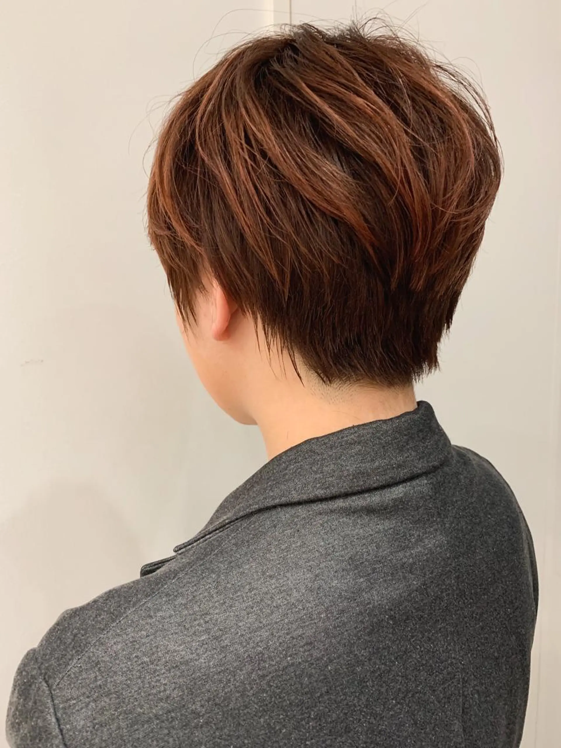 ショート 💜ショート💜 ウルフ、ボブ二色亜美のヘアスタイル