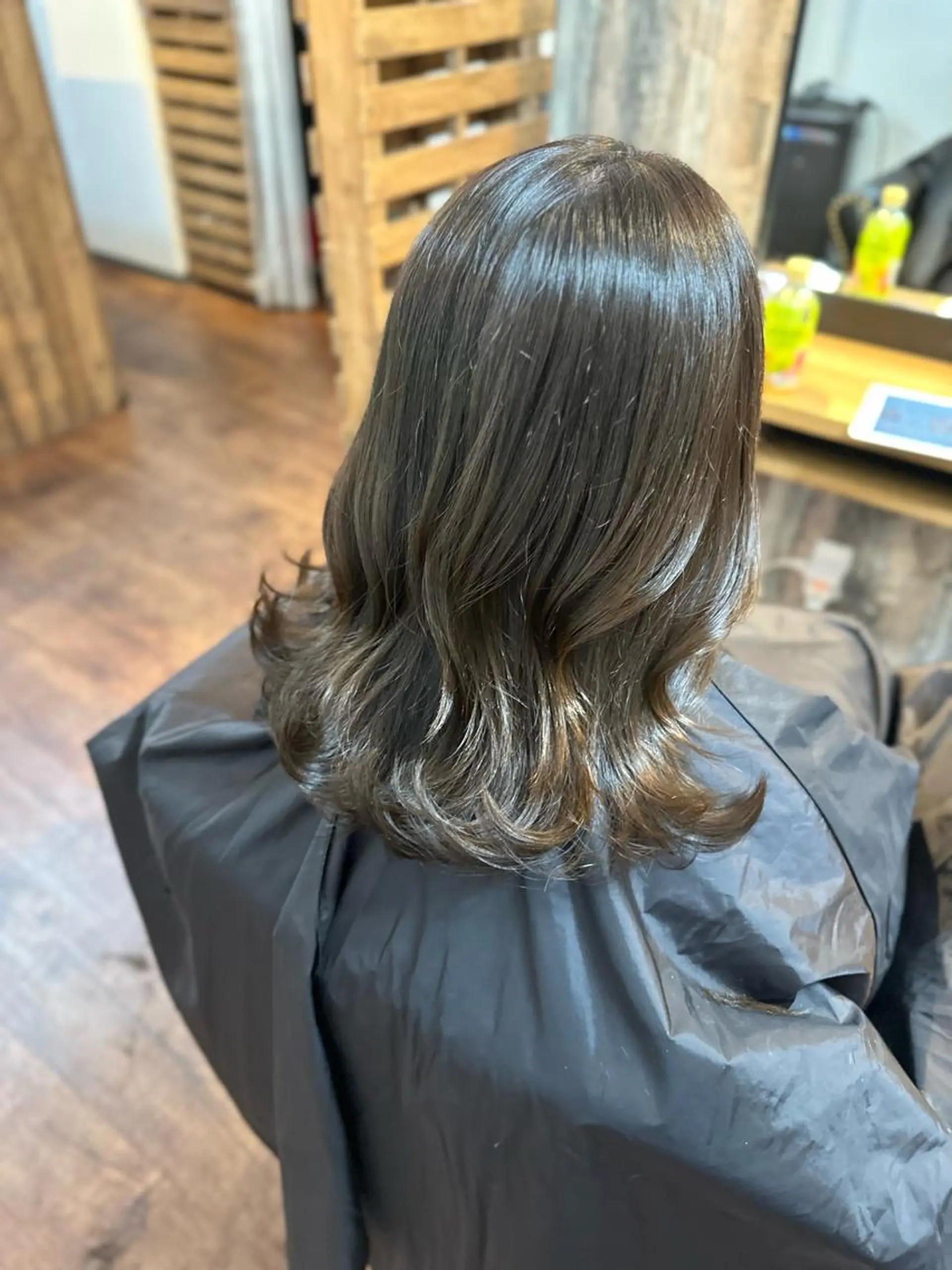 ミディアム カラー グレージュ Luzir⭐︎ GEN⭐︎のヘアスタイル