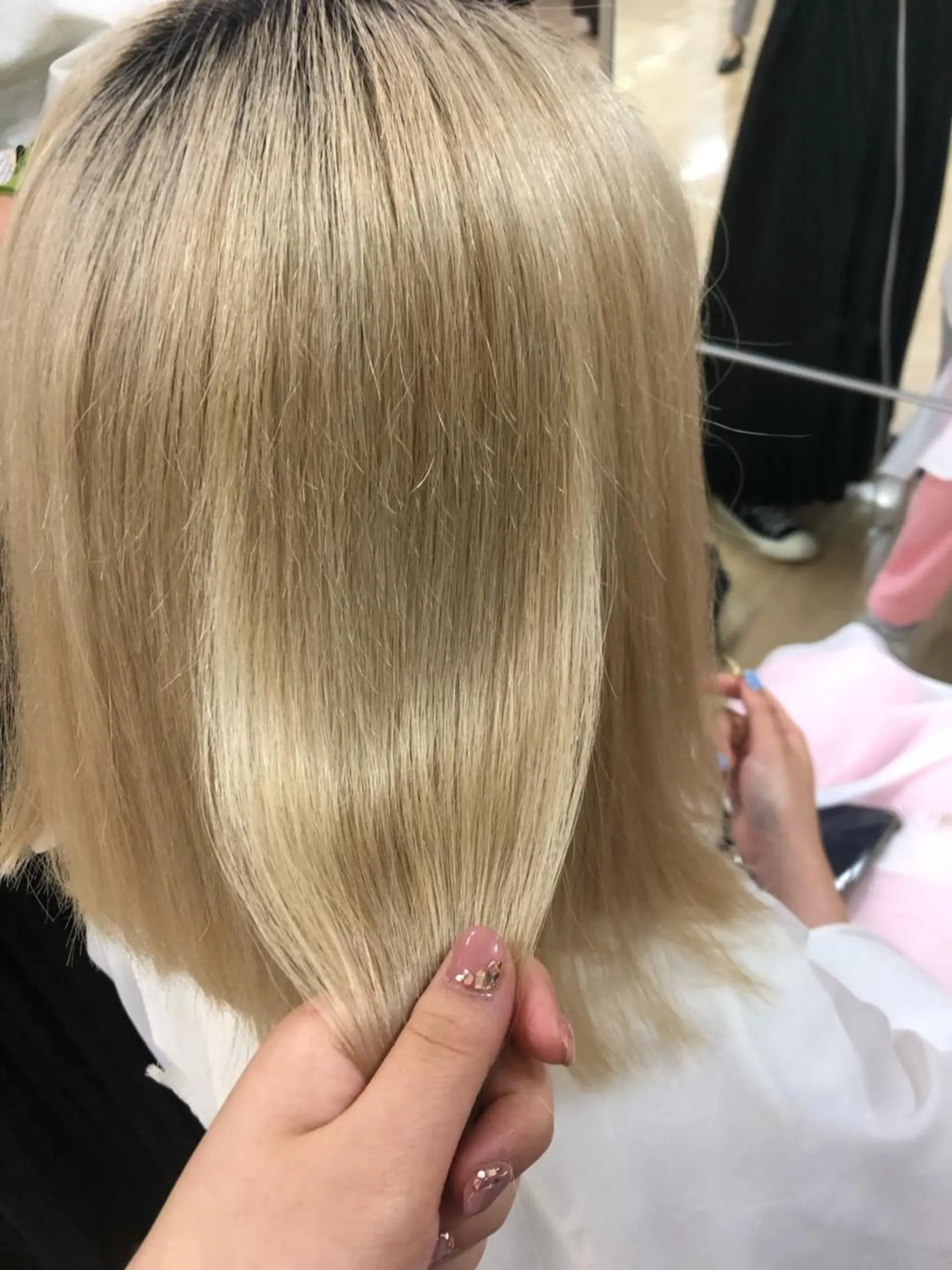 セミロング カラー ヘアアレンジ トリートメント 🎀縮毛矯正.暗髪 .艶髪🩶ちひろのヘアスタイル