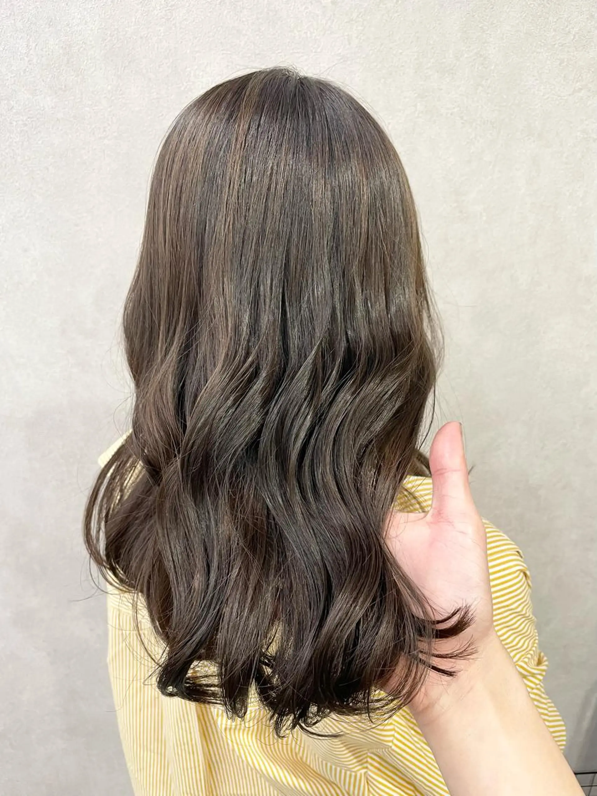 ミディアム カラー アッシュ アッシュグレー アッシュグレージュ グレージュ いなみね はるきのヘアスタイル