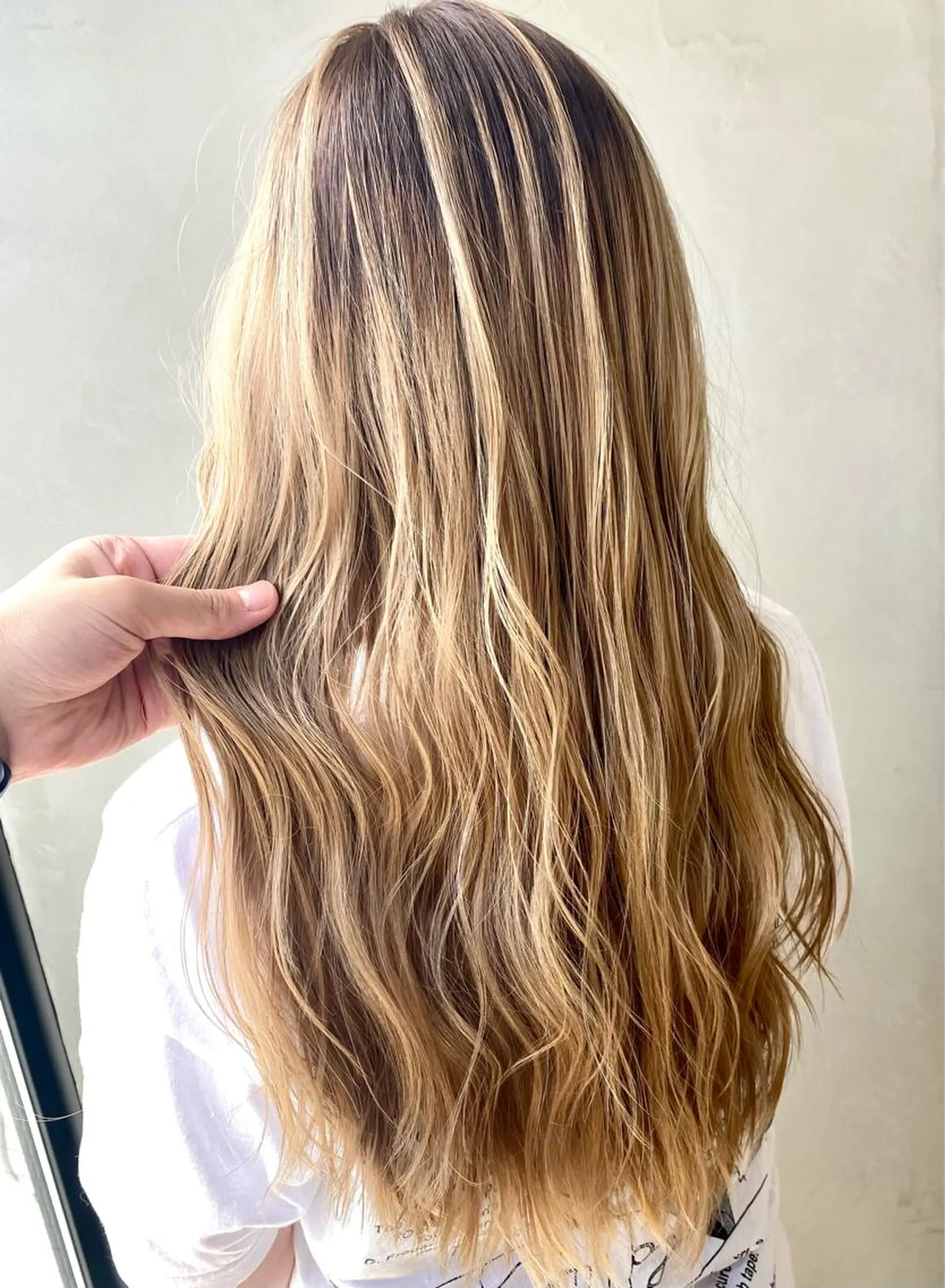 ロング カット ヘアカラー ANGELICA 吉川智昭のヘアスタイル