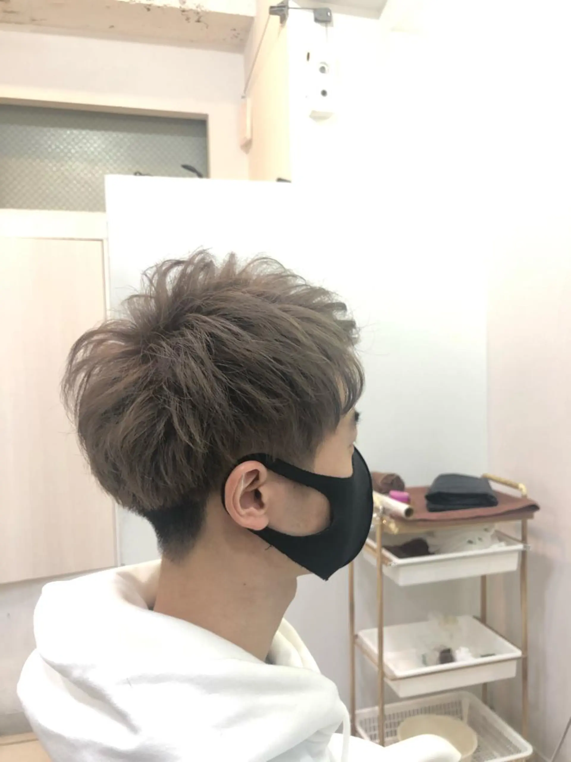 ショート カラー メンズ メンズブリーチ ブリーチ 髪質改善× 白髪ぼかし溝江のヘアスタイル