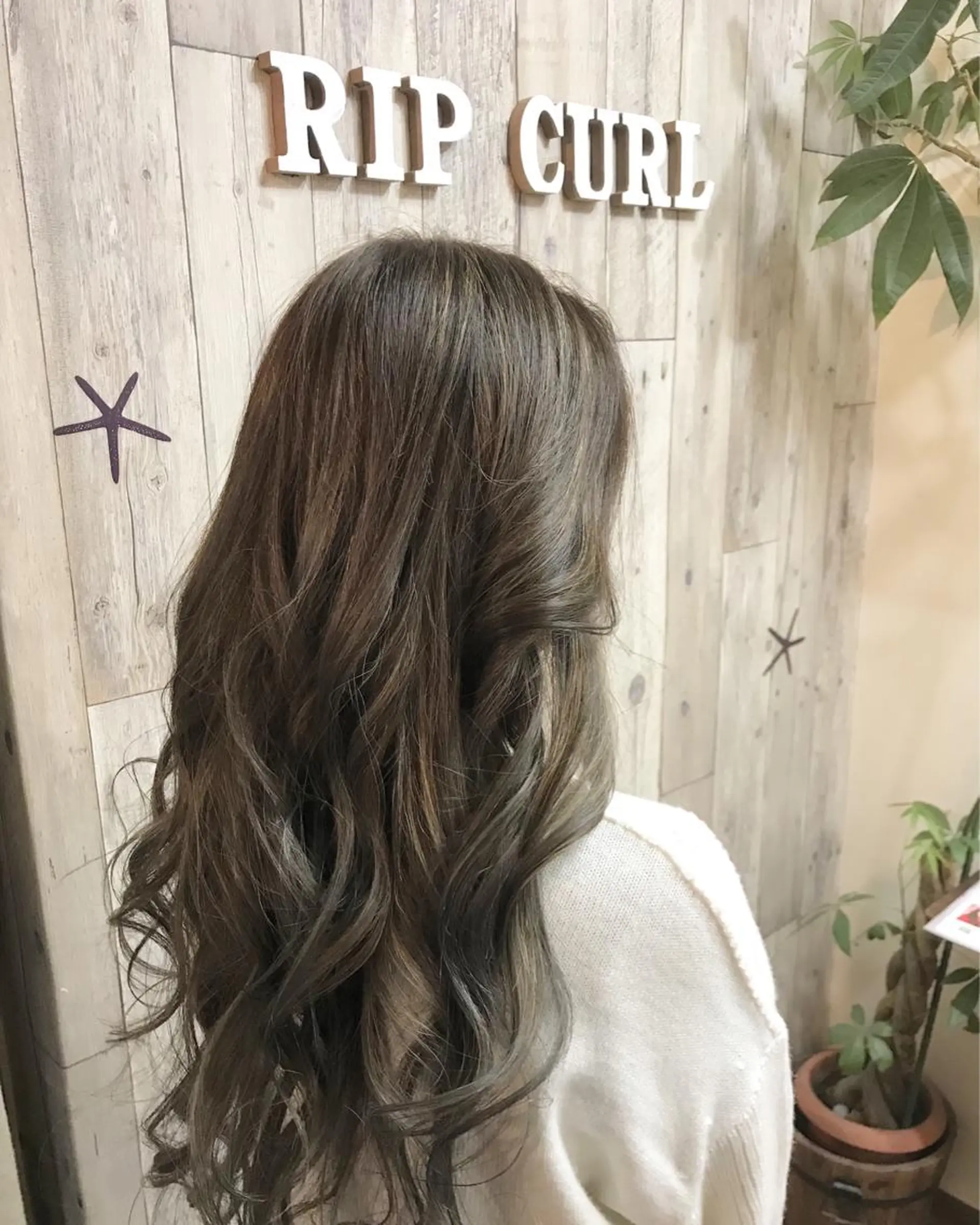 ロング リップカール 神戸のヘアスタイル