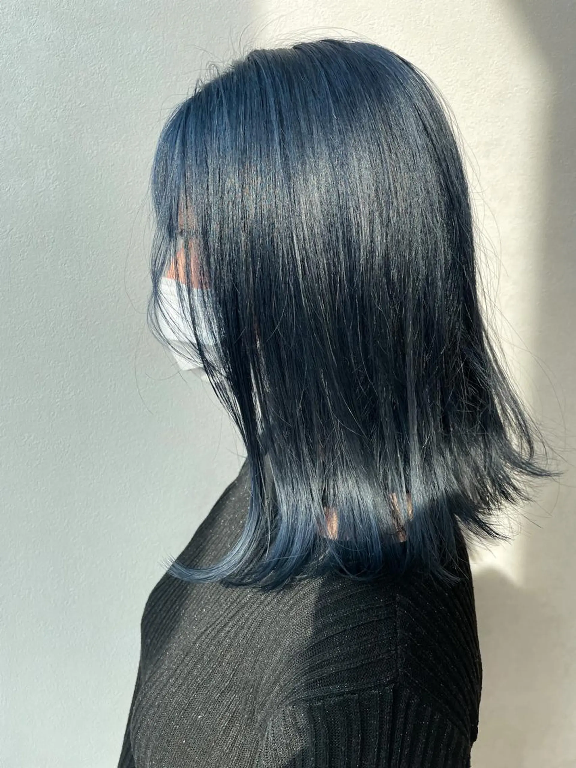 ミディアム カラー 黒髪 ブルーカラー ブルーブラック 髪質改善/ブリーチ 田代 龍我のヘアスタイル