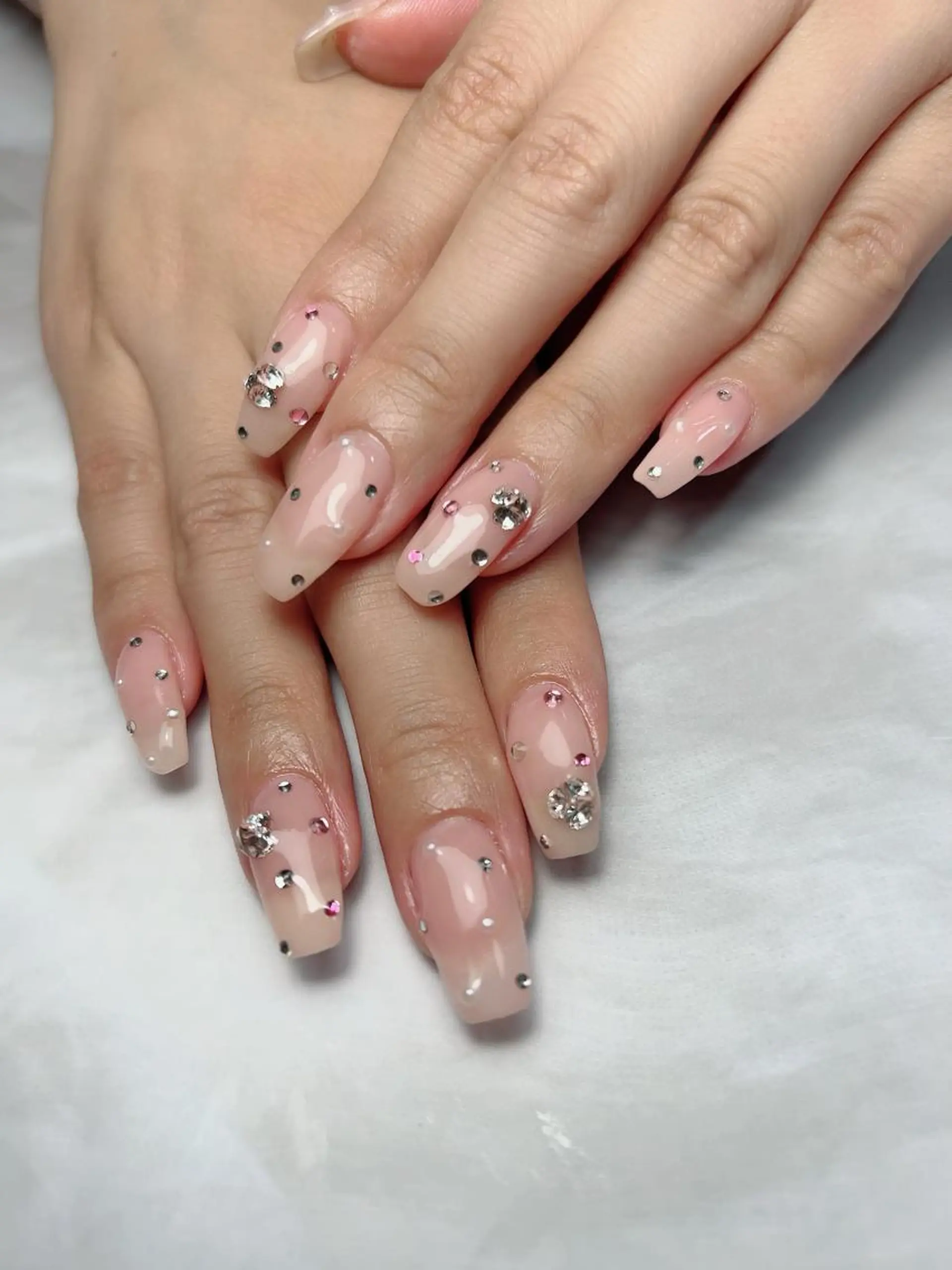 ネイル ハンドネイル 𝐑𝐞𝐯𝐢𝐨 ___堺市西区のマツエク・マツパデザイン