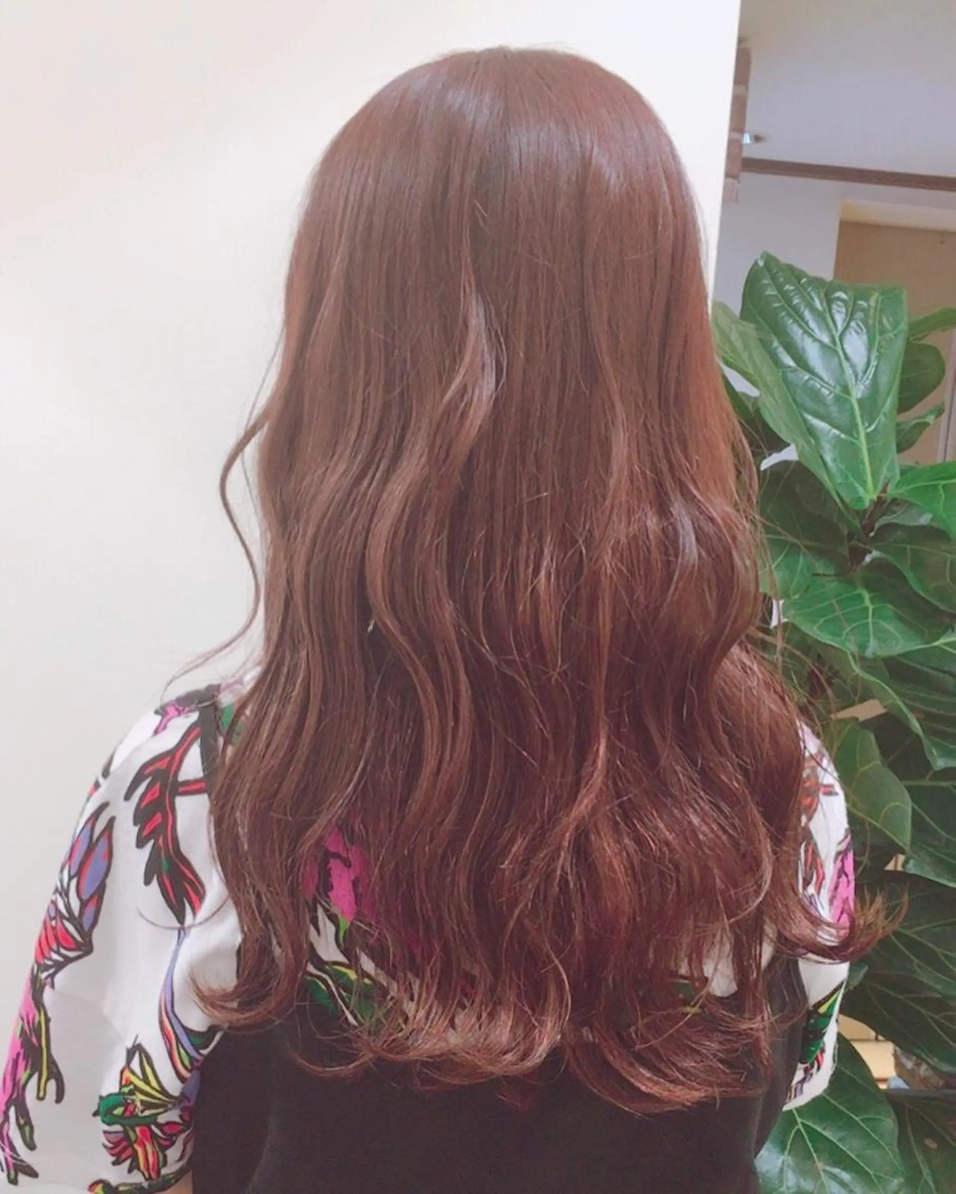 ロング カラー 顔周りの垢抜けヘア 立山あいりのヘアスタイル