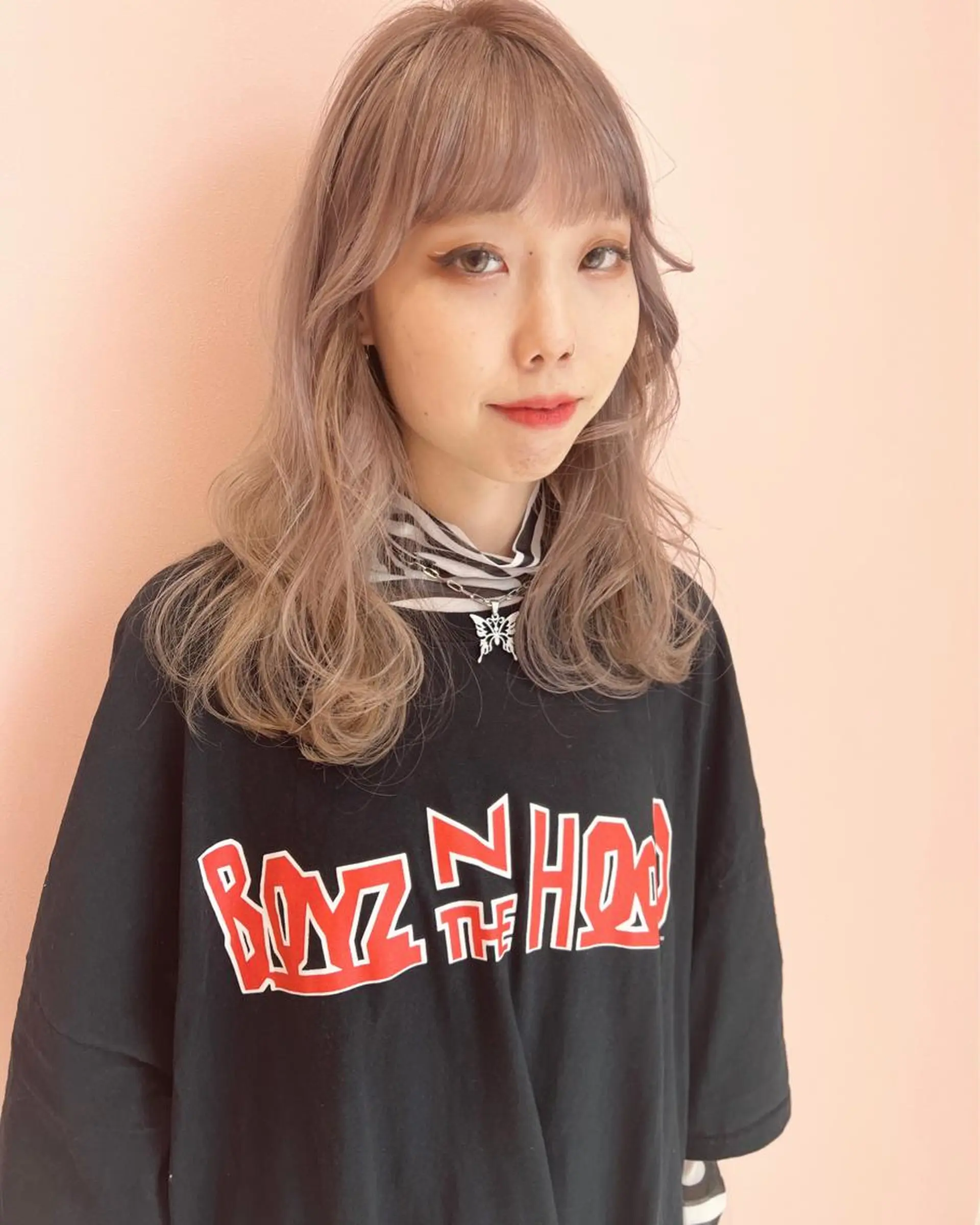 ミディアム カラー ベージュカラー ブリーチ 西本 夏美のヘアスタイル