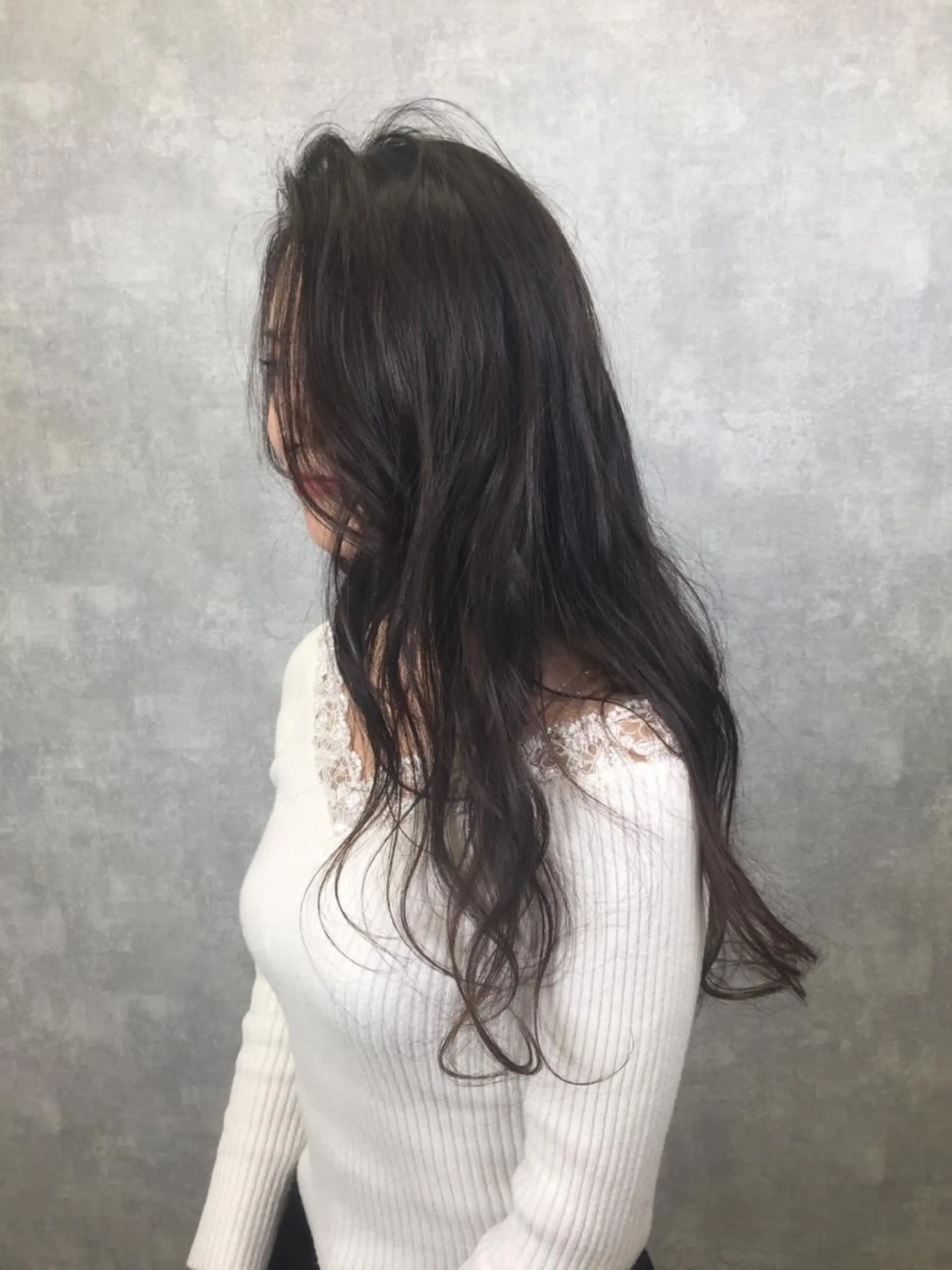 ロング カット ヘアカラー 肌に馴染む暗髪 梅田・増田のヘアスタイル