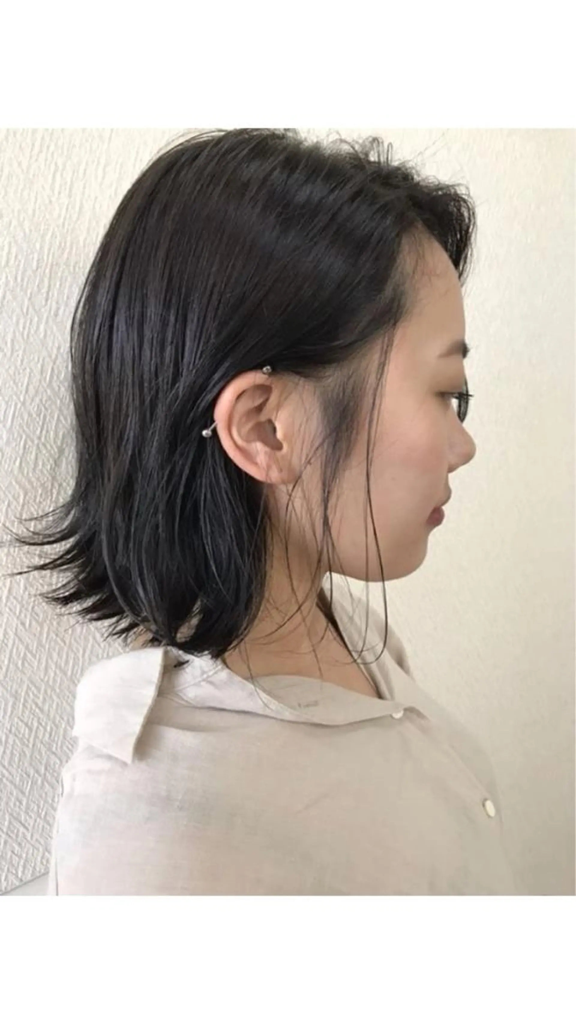 ミディアム カラー 切りっぱなしボブ アディクシーカラー グレージュ ボブ 小木曽智美 /ボブ/ショートのヘアスタイル