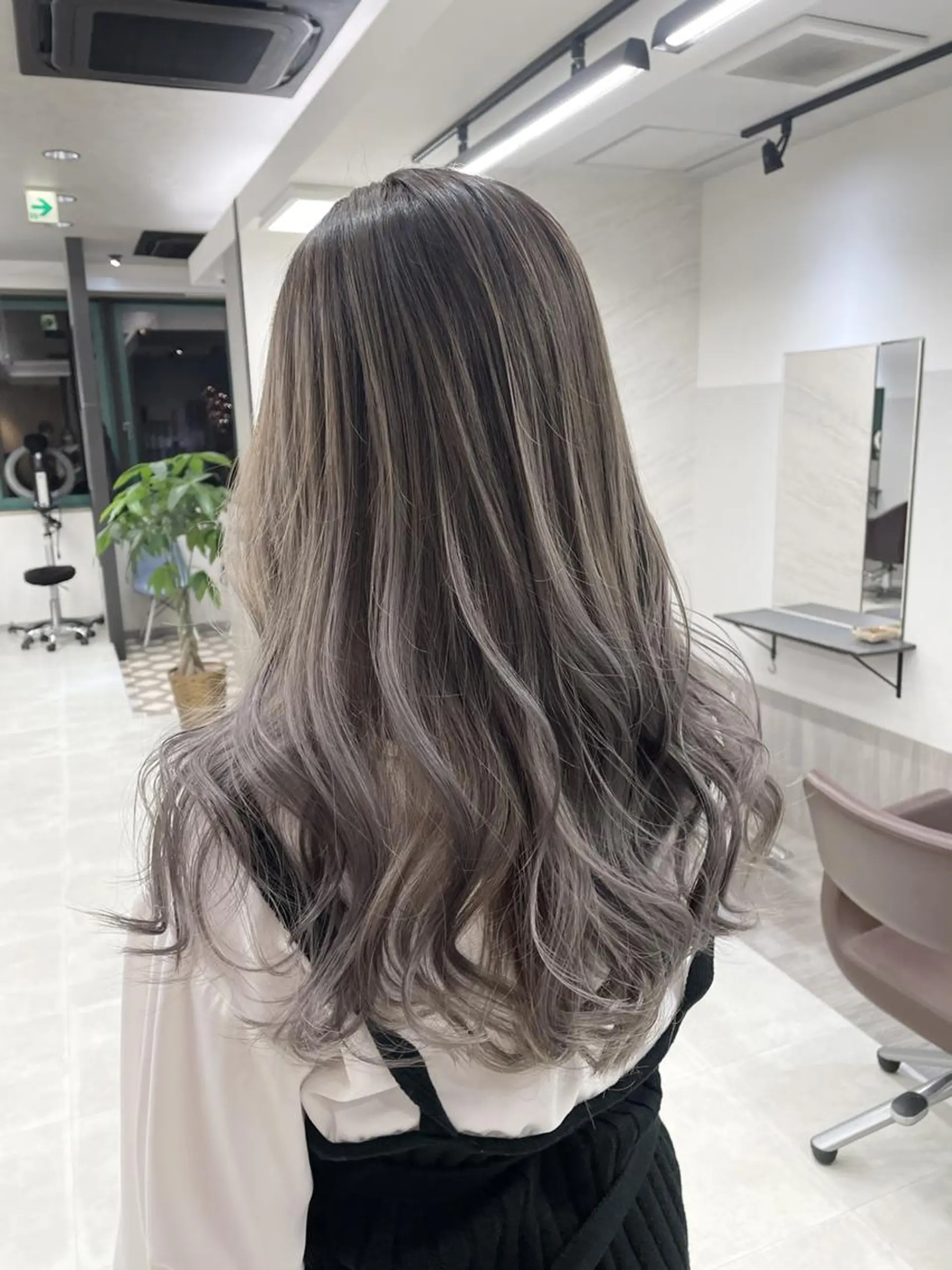 ロング カラー JILL by GiseL/天神のヘアスタイル