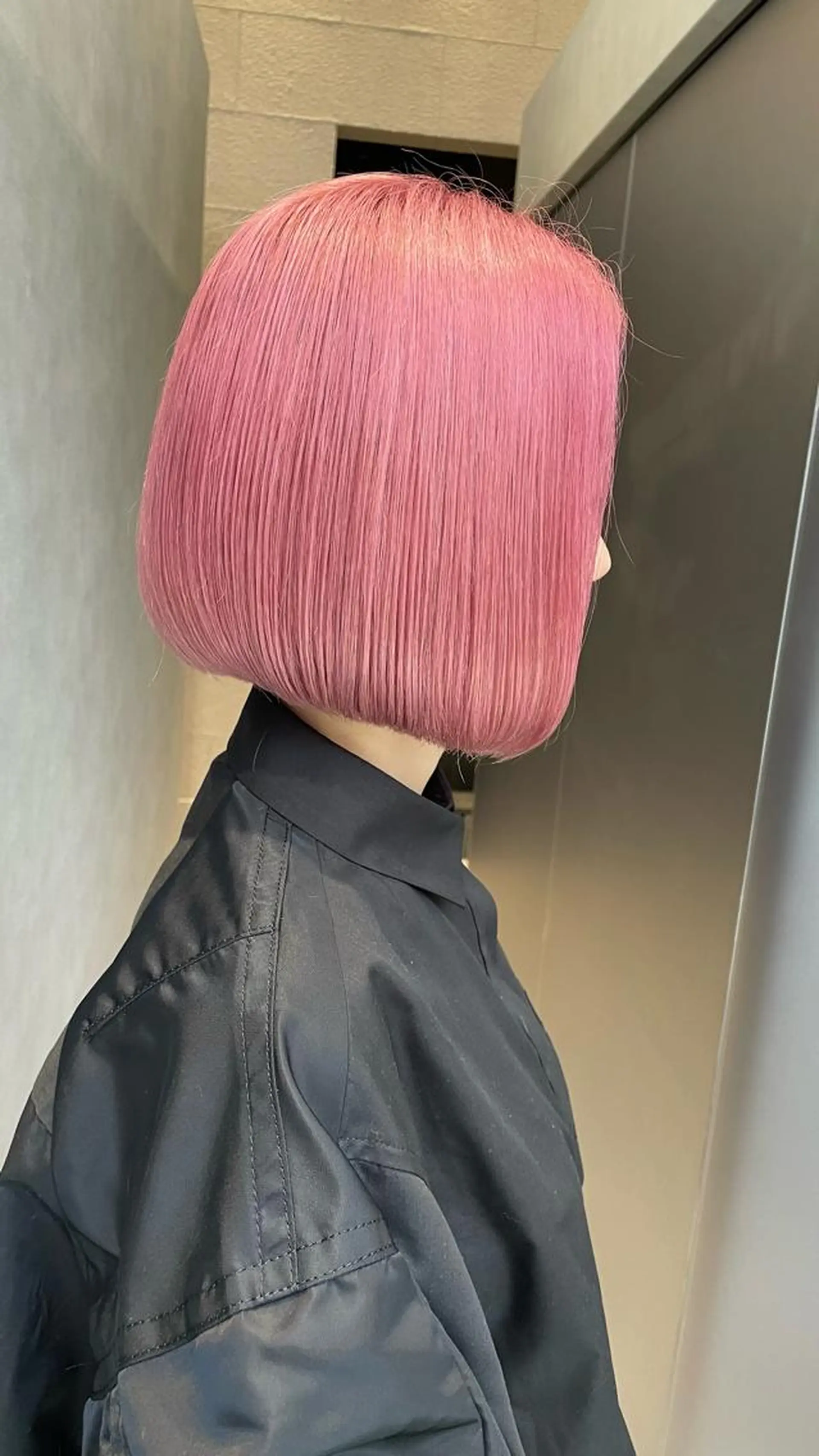 ショート カラー ブリーチ ハイトーンカラー ピンクカラー ボブ カット ヘアカラー トリートメント ヘアセット 韓国メンズヘア　ミル クティボブ　足立佳代のヘアスタイル
