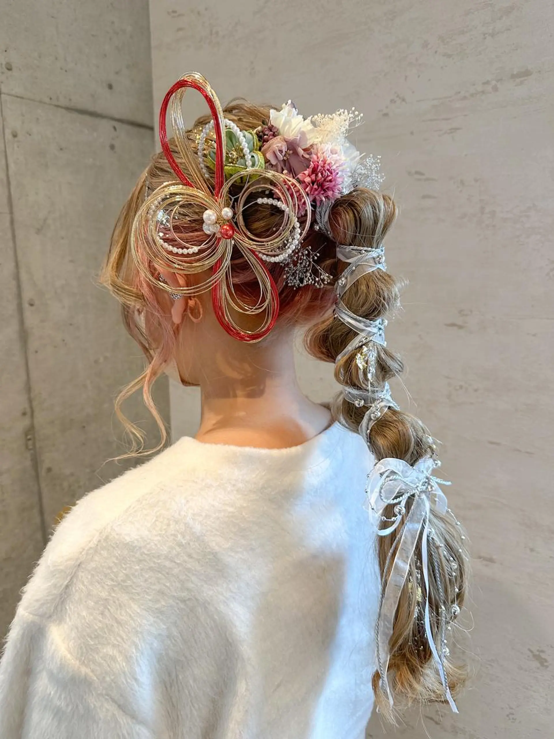 ロング ヘアアレンジ 女性に人気♪ はやしほのかのヘアスタイル