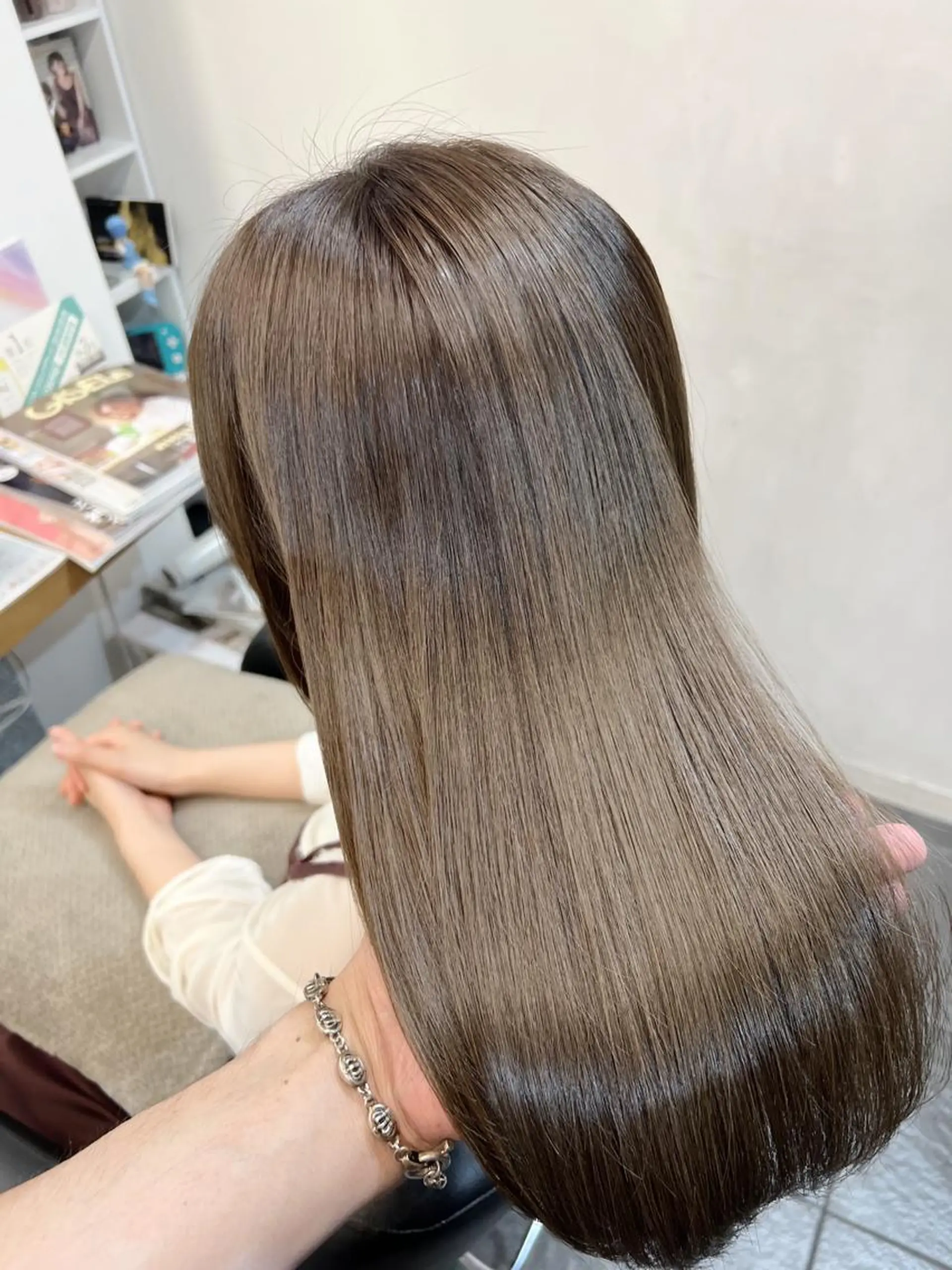 カラー ブリーチ 透明感カラー グレージュ ブリーチなしカラー オリーブグレージュ ヘアカラー トリートメント ヘッドスパ グレージュ/髪質改善 Yamato.hのヘアスタイル