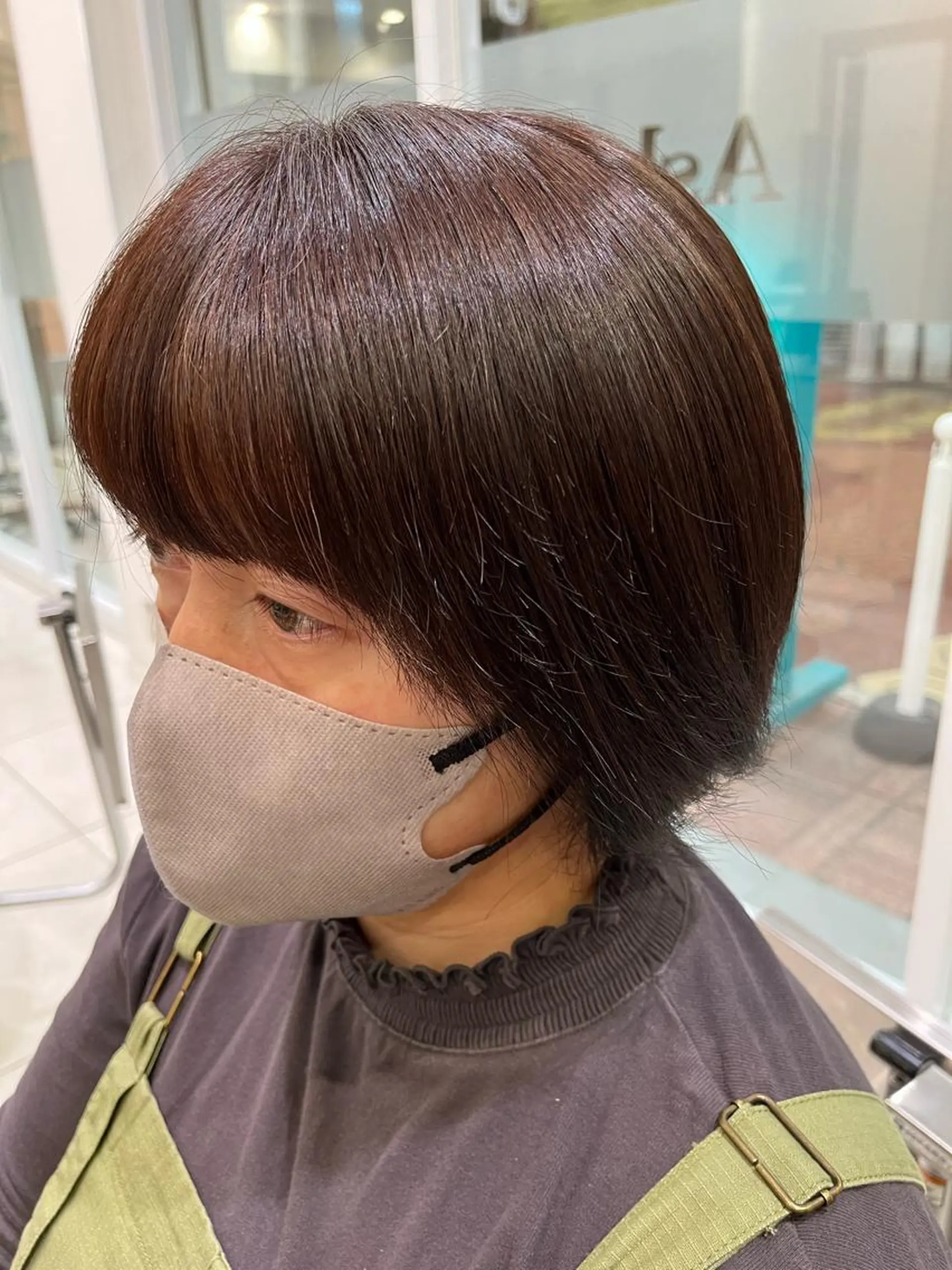 カラー 伊佐 愛のヘアスタイル