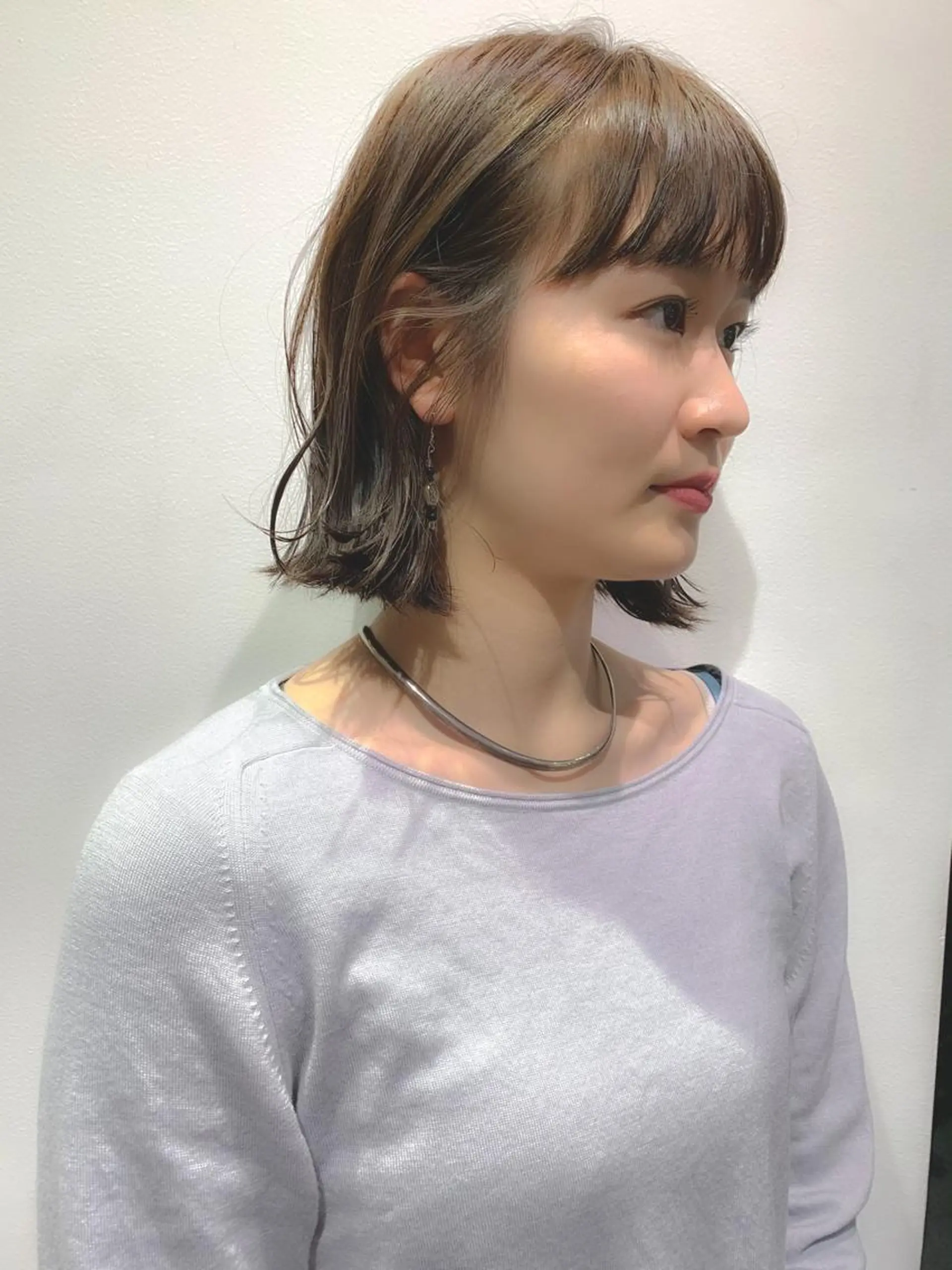 ショート カラー アッシュ ベージュカラー hiro【沿線で叶う 似合わせhair】のヘアスタイル