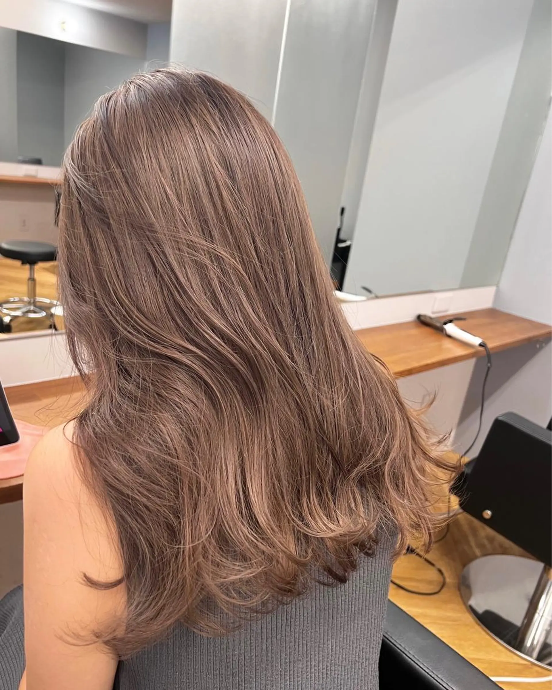 セミロング 福田 美波のヘアスタイル