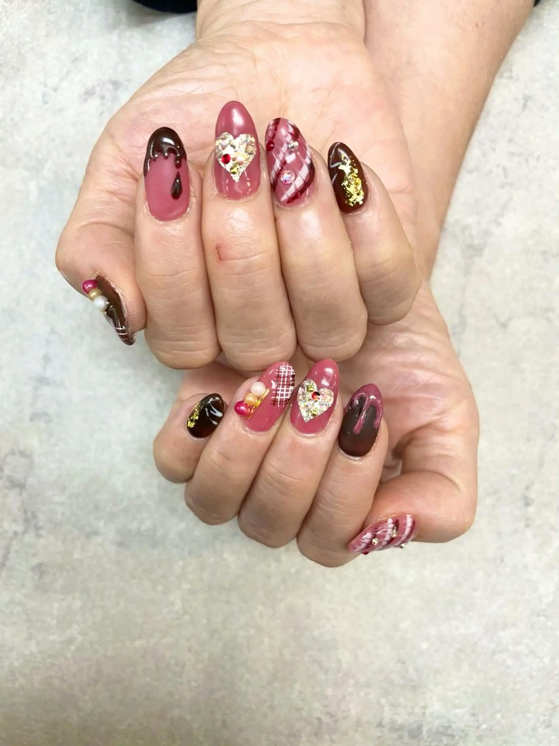 ネイル バレンタイン ハンドネイル ハンドケア FASTNAIL PLUS 新宿店のネイルデザイン