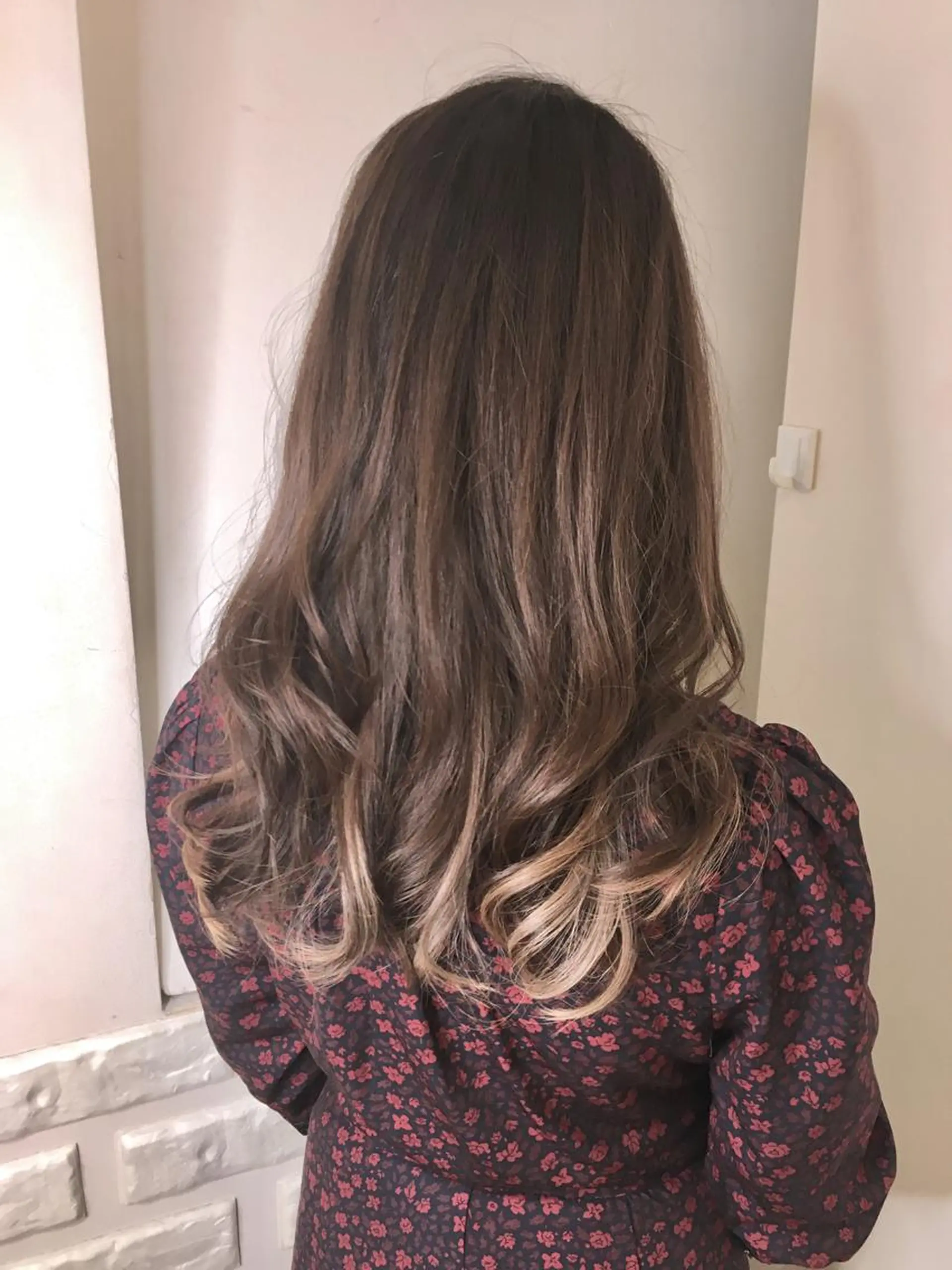 セミロング カラー インナーカラー 農添 杏のヘアスタイル