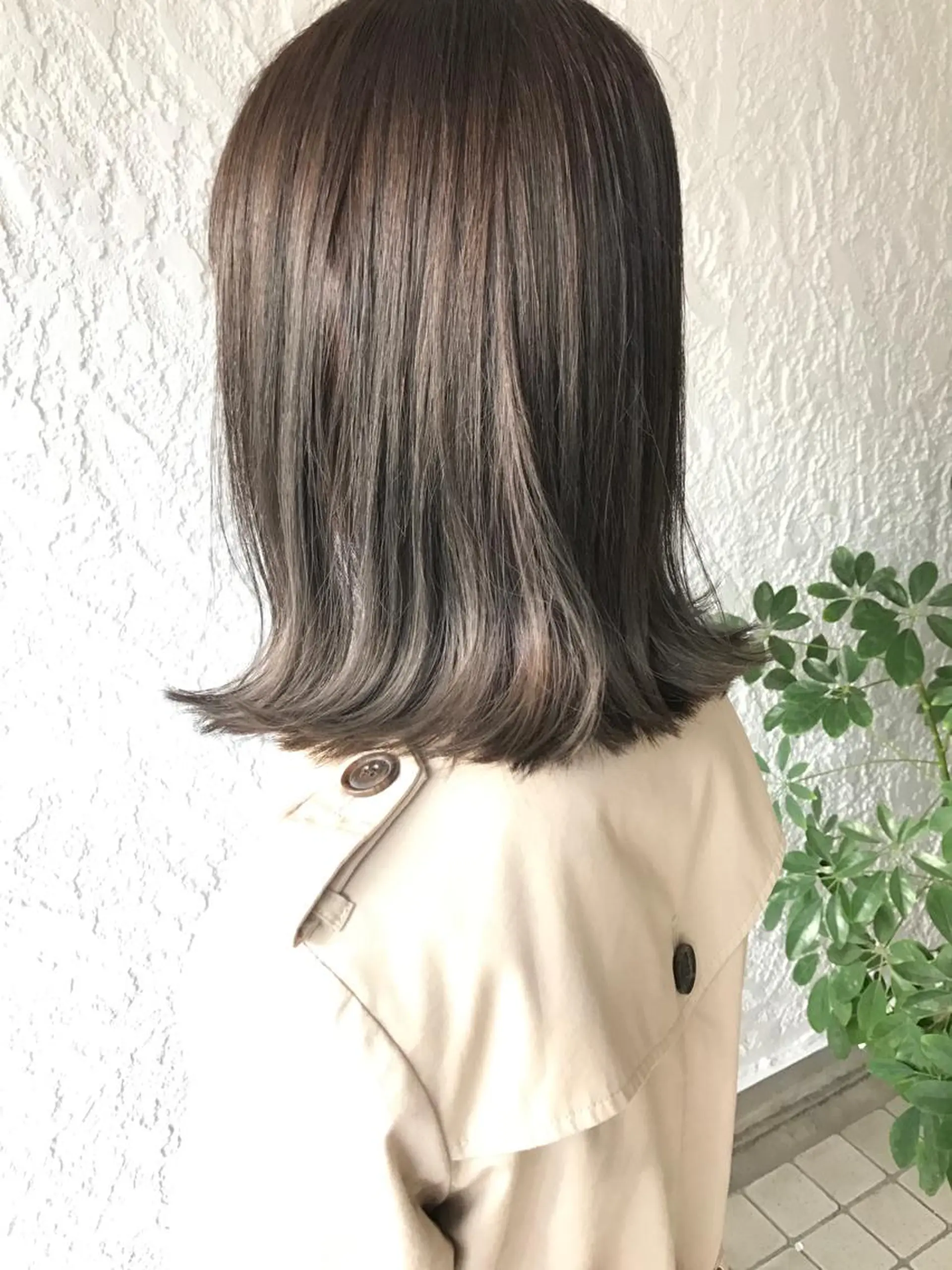 ミディアム カラー レイヤー　べージュ 白石研太のヘアスタイル