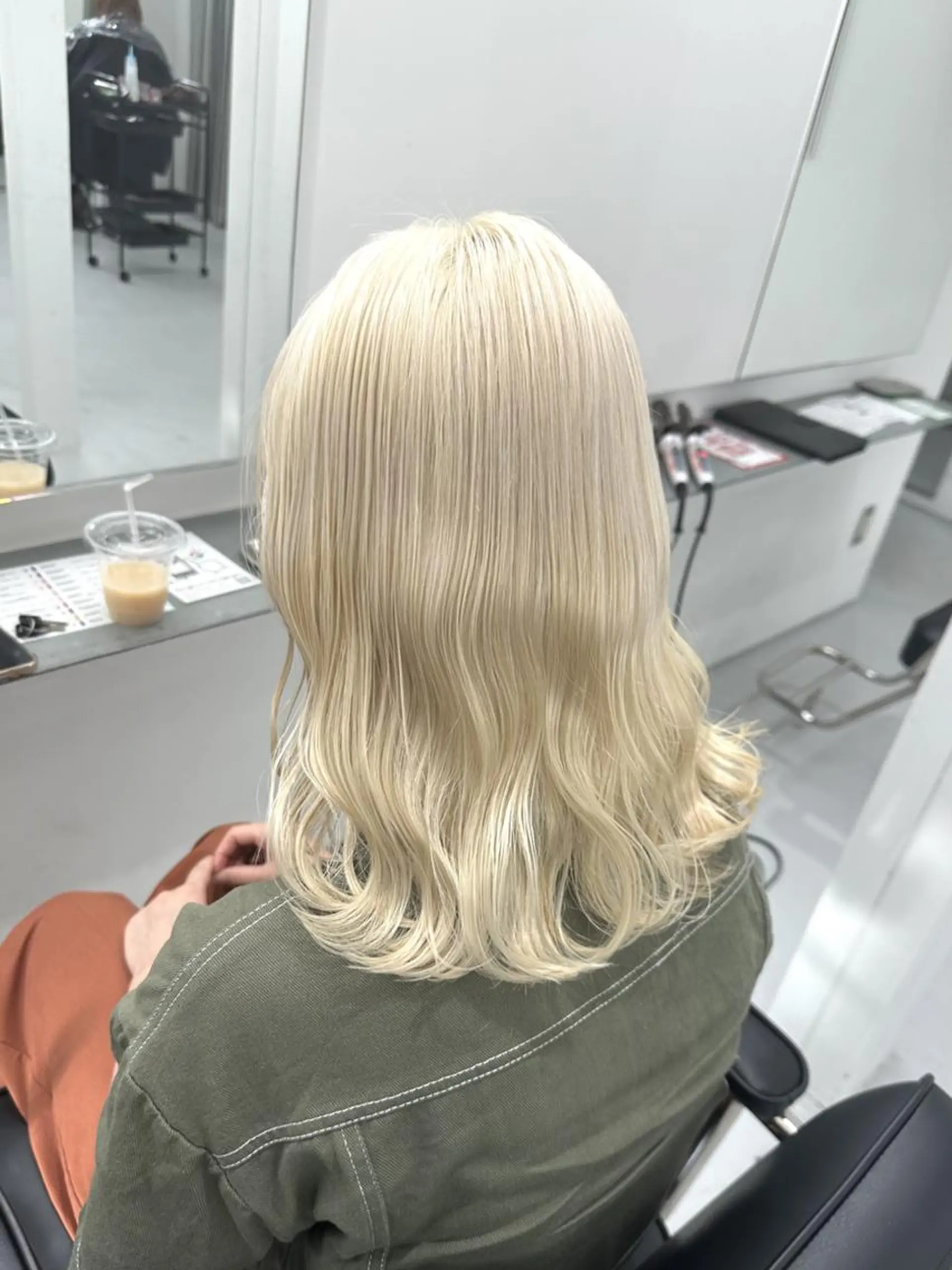 セミロング ミルクティーベージュ 新潟万代/MANA♡のヘアスタイル