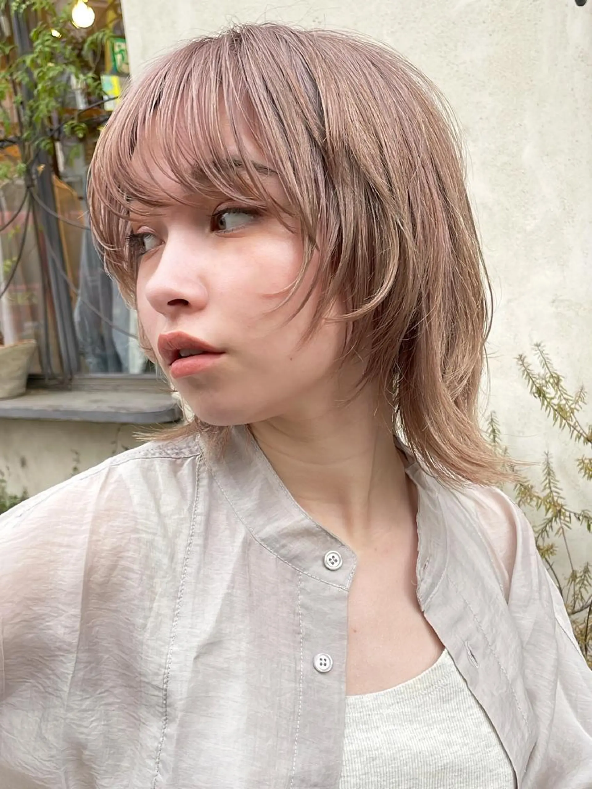 ミディアム カラー 切りっぱなしボブ ミディアムパーマ ベージュカラー ブリーチ 透明感カラー 銀座No.1髪質改善 縮毛矯正/本木のヘアスタイル