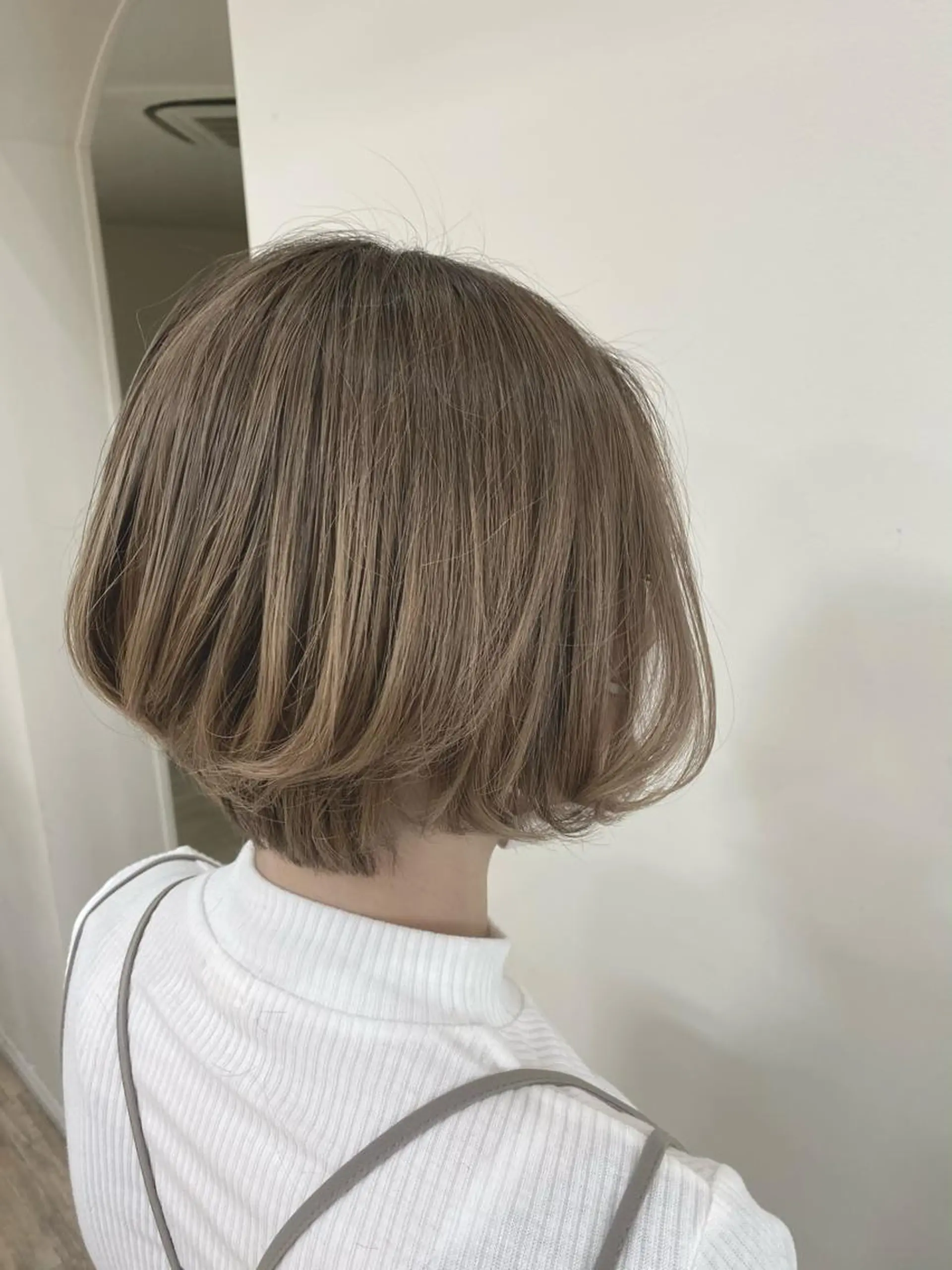 カラー SALOWIN栄 高須大貴のヘアスタイル