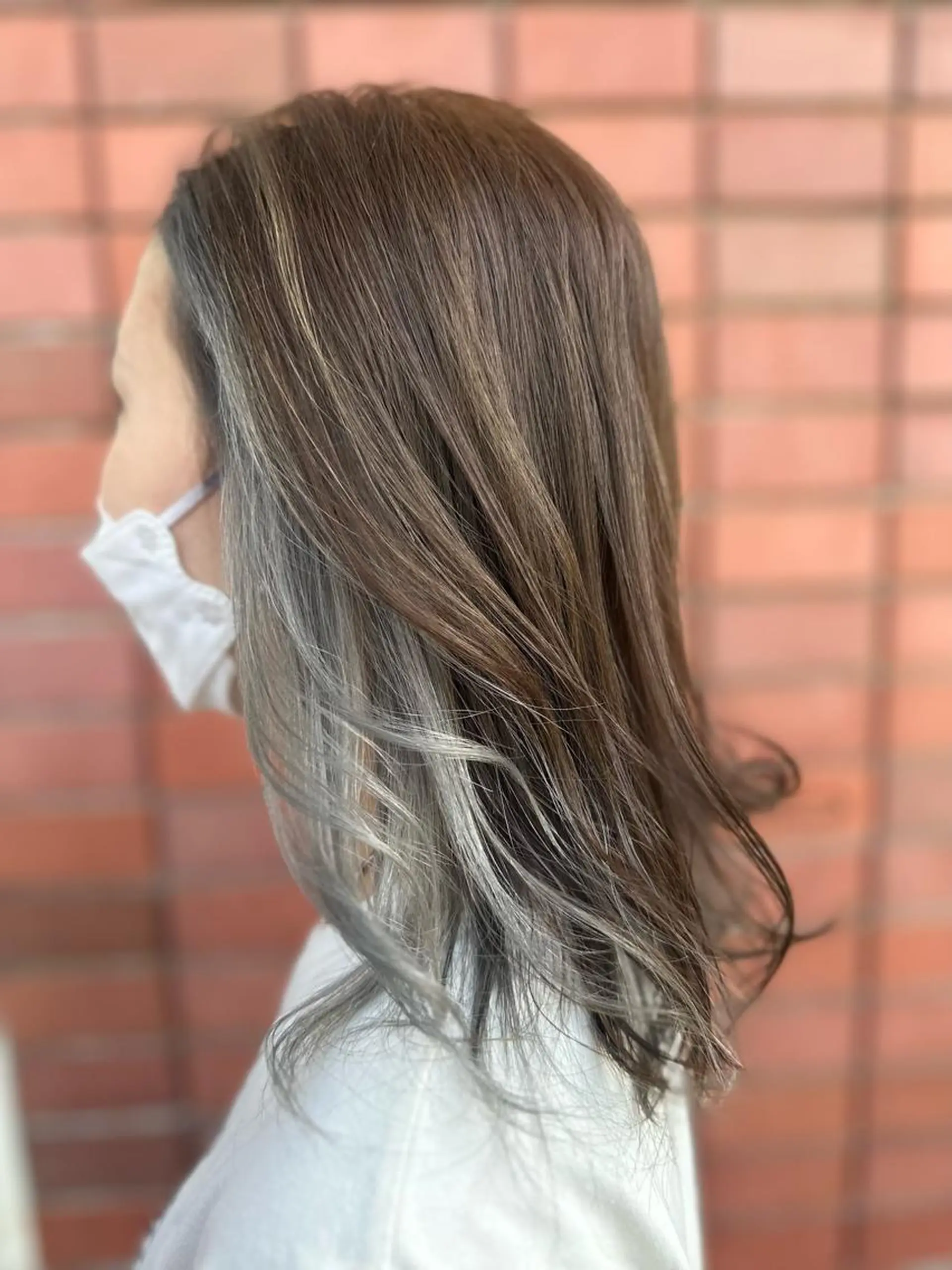 ミディアム カラー 横山 千春のヘアスタイル