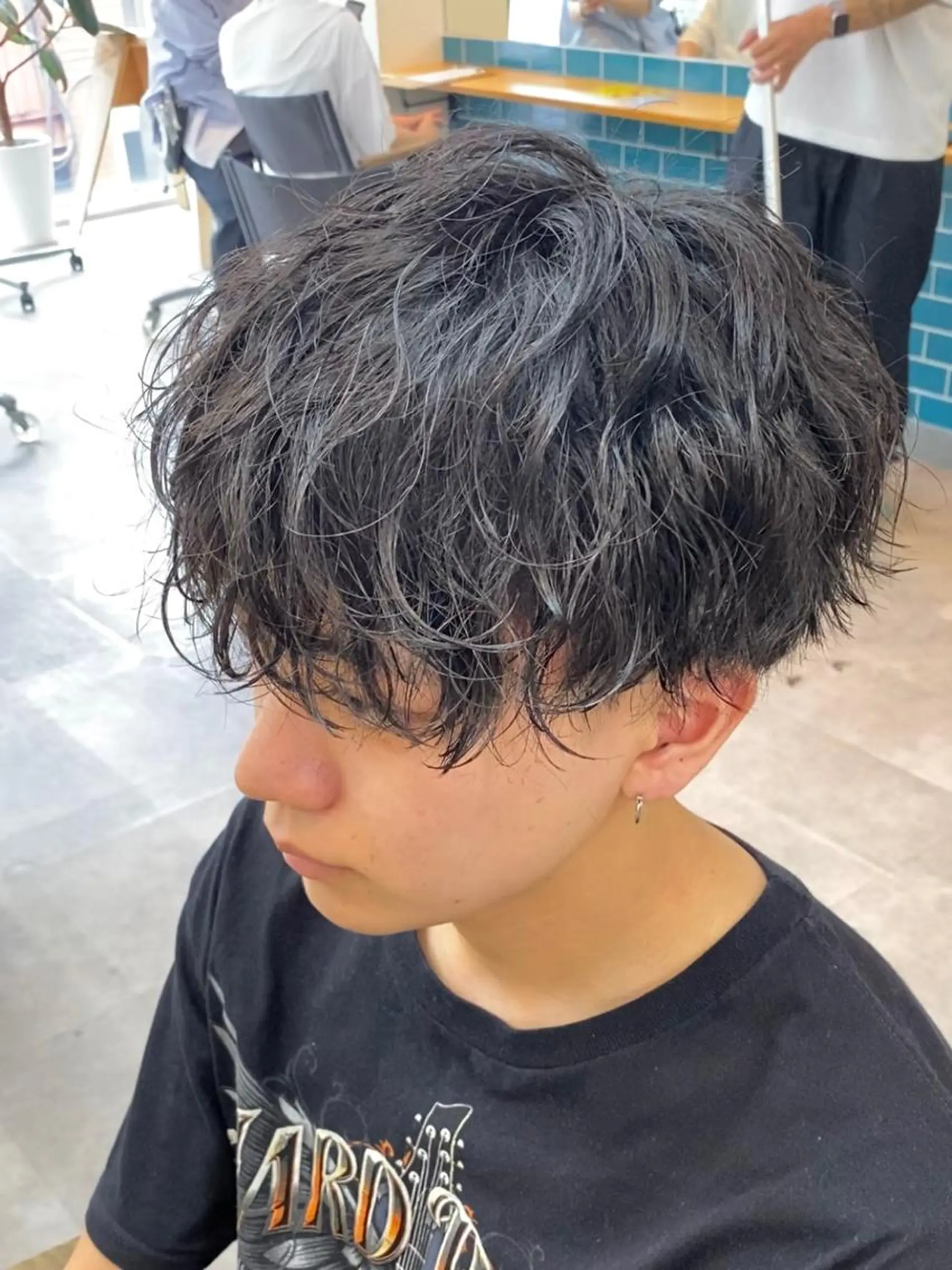 ショート パーマ メンズ 波巻きパーマ JINKIメンズ特化 メンズカットパーマのヘアスタイル