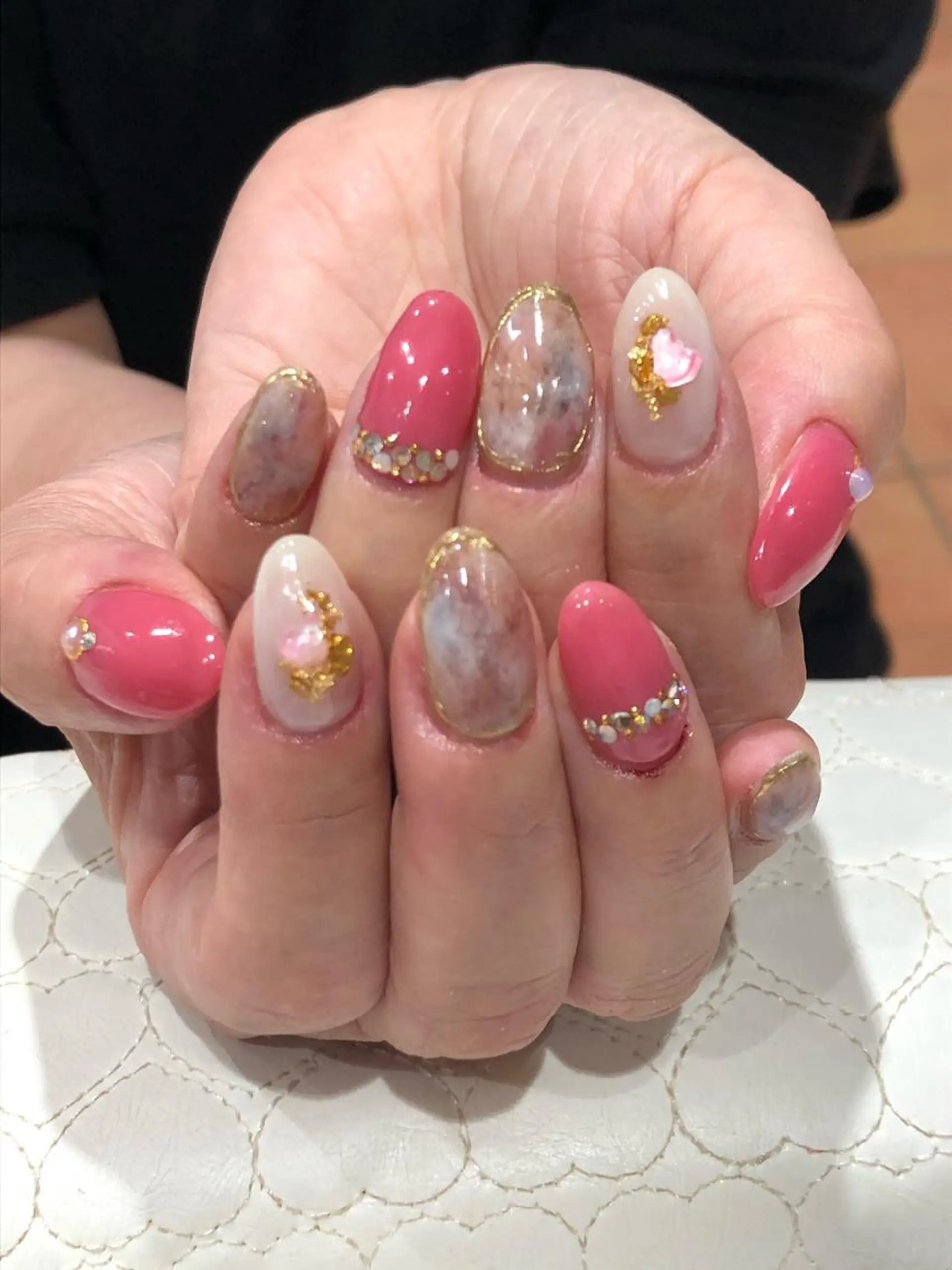 ネイル ハンドネイル Nest 三田のマツエク・マツパデザイン