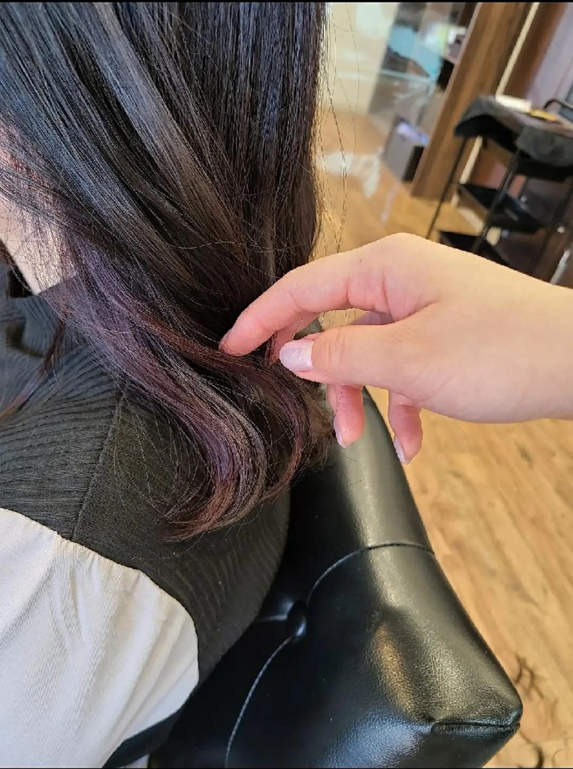 セミロング カラー インナーカラー ピンクカラー ヘアカラー 関口 友菜のヘアスタイル