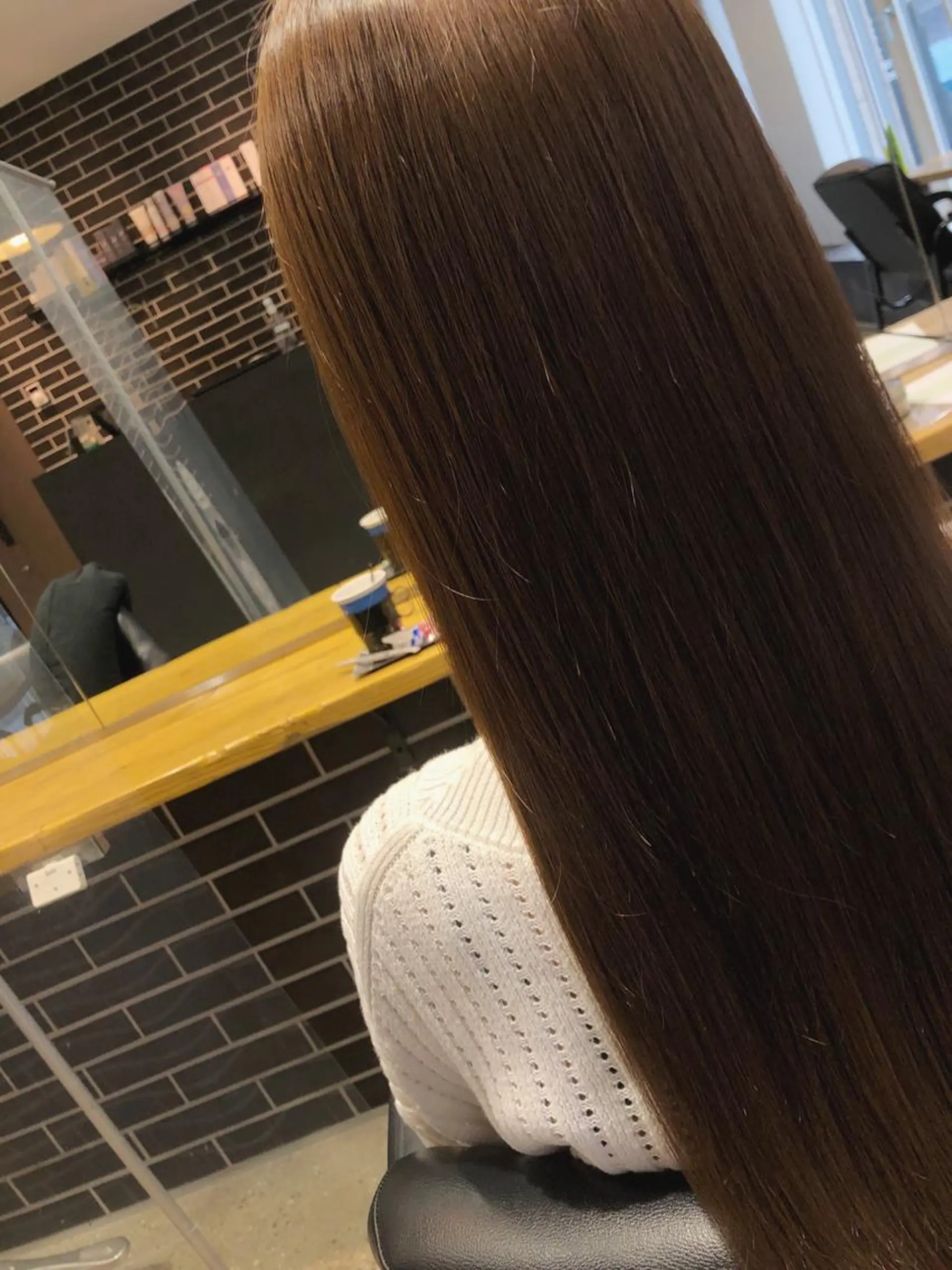 ロング カラー イルミナカラー トリートメント mai🐷髪質改善 🖤透ける暗髪🖤のヘアスタイル