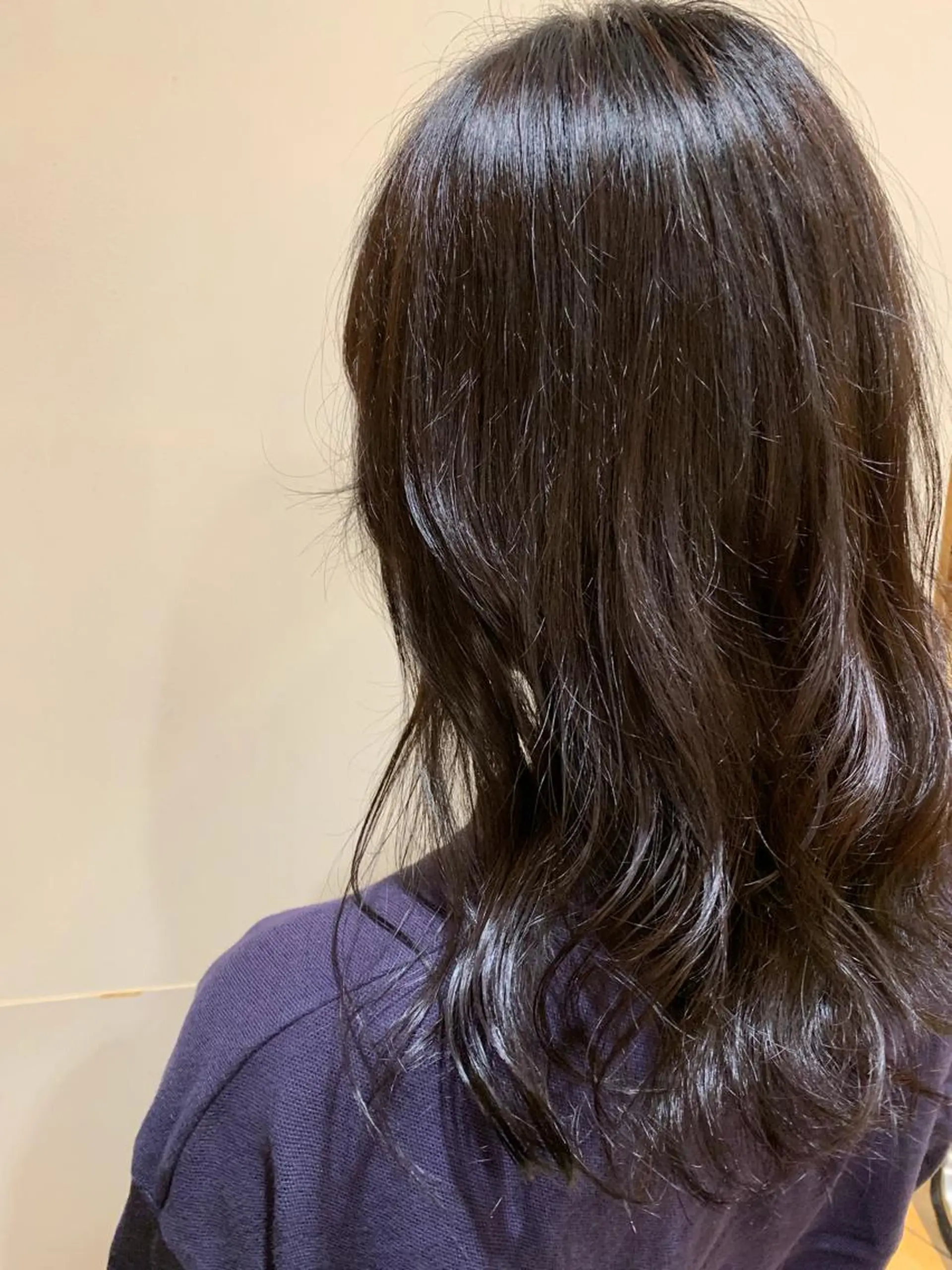 ロング カラー アッシュ バレイヤージュ ベージュカラー ブロンド ブルーカラー レイヤーカット/ 艶カラー/RYOMAのヘアスタイル