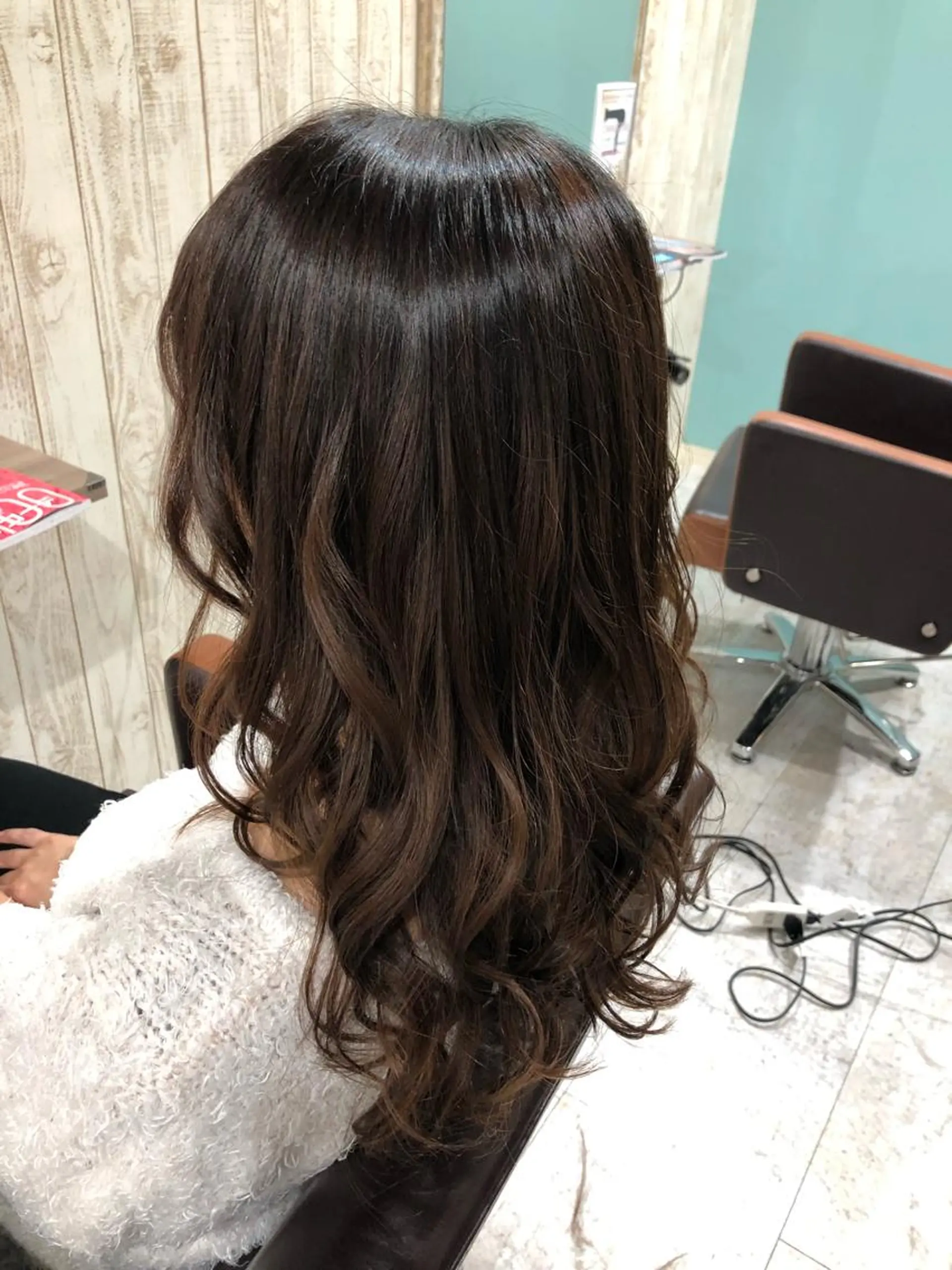 ロング みやもと まなみのヘアスタイル