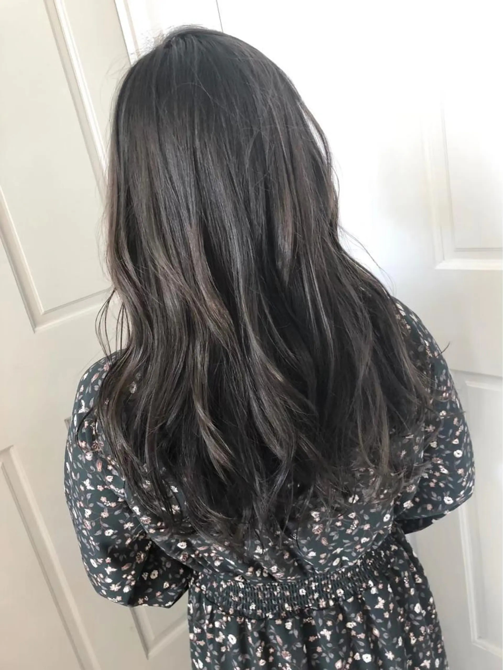 セミロング カラー ヘアカラー トリートメント 顔周り/ブリーチなし /縮毛矯正🫧伊勢のヘアスタイル