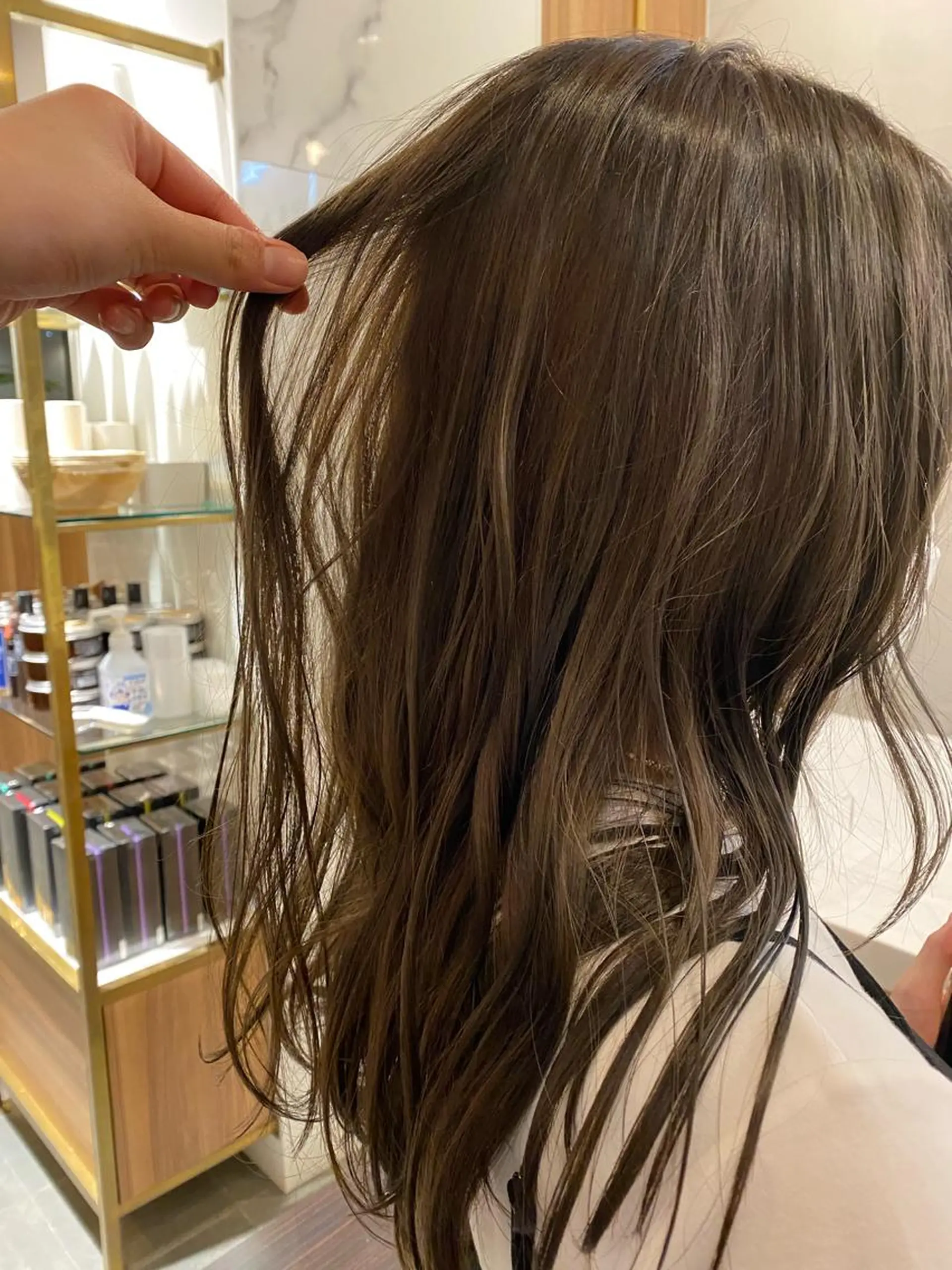 セミロング カラー 門崎未依/レイヤー/ メンズカット🪿🌼のヘアスタイル