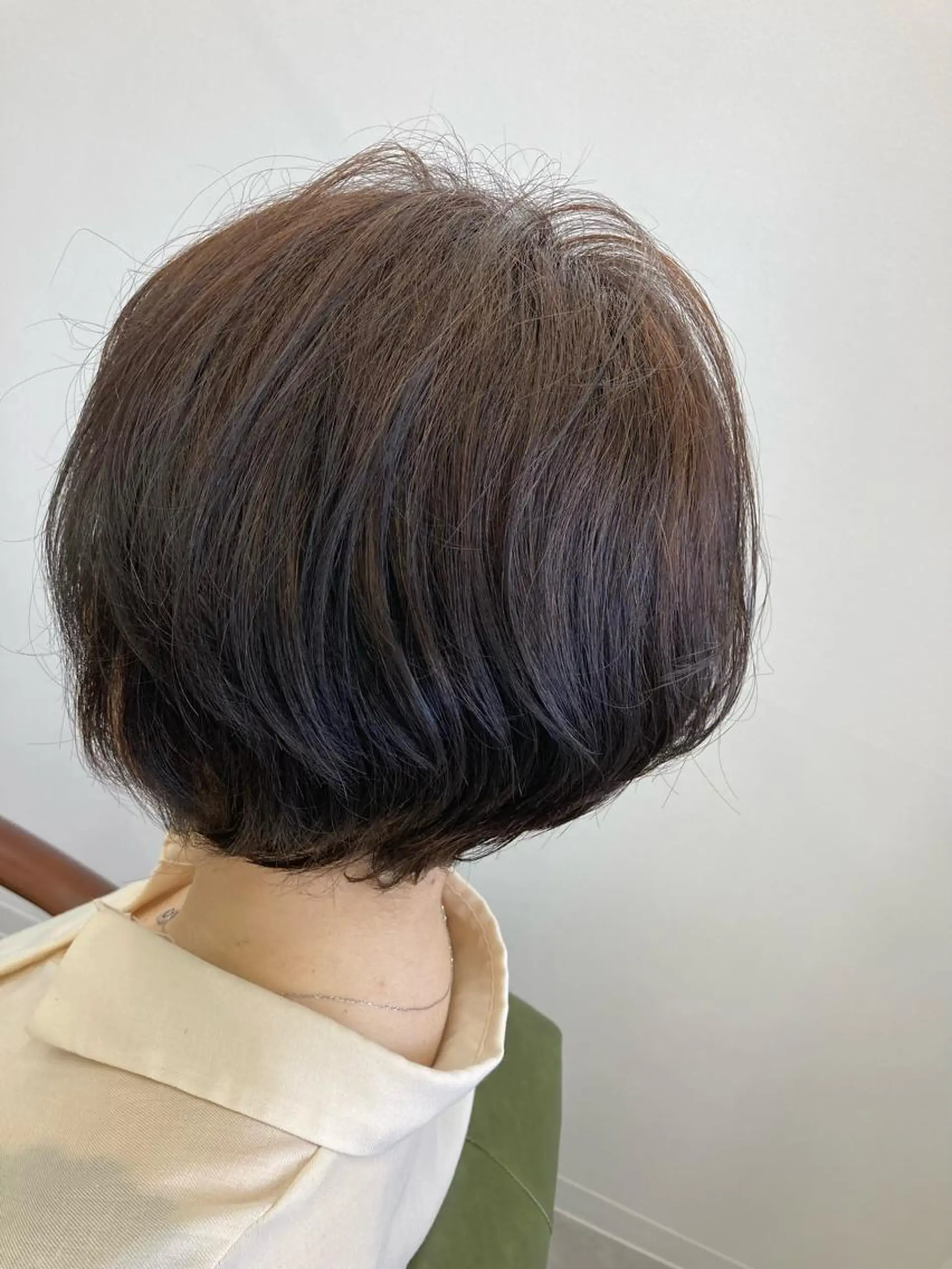 ショート カラー ショートボブ 丸みショート ボブ くせ毛 ショートヘア カット ヘアカラー トリートメント SHAFT Ieiriのヘアスタイル